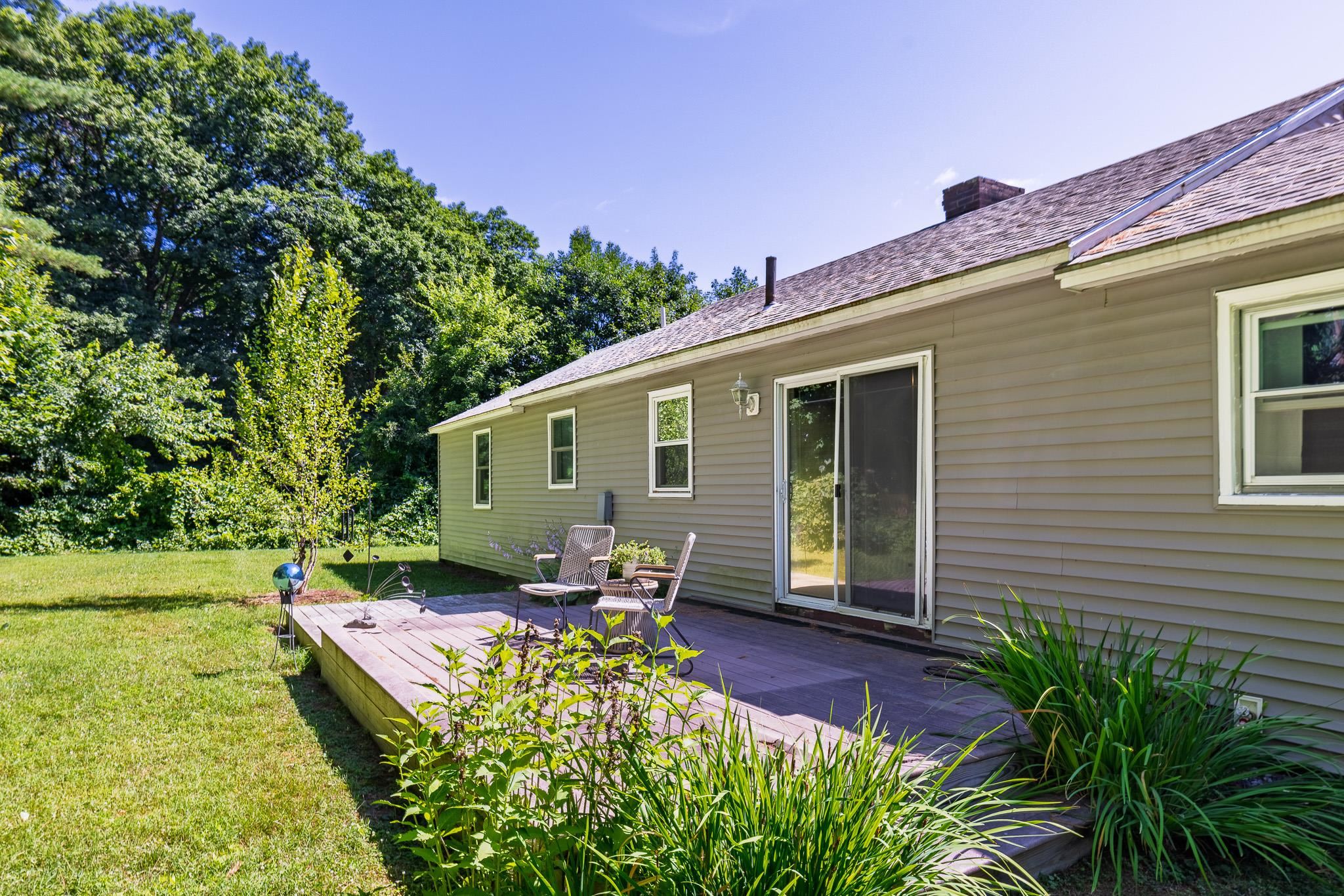 210 Hanover Street Property Photo 8