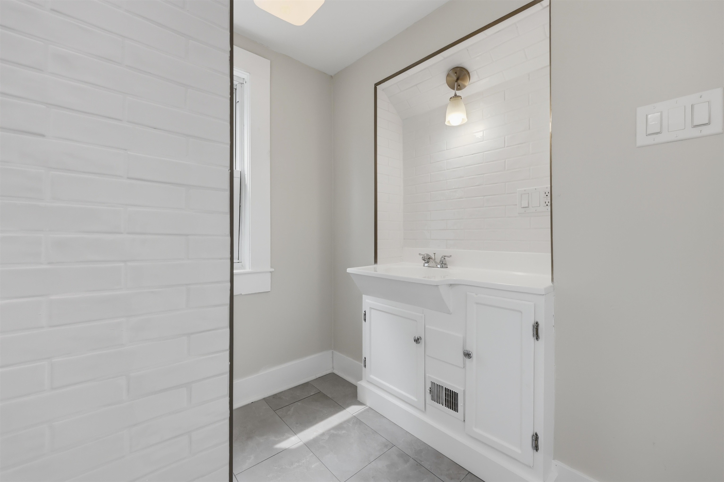 12 Morton Street Property Photo 29