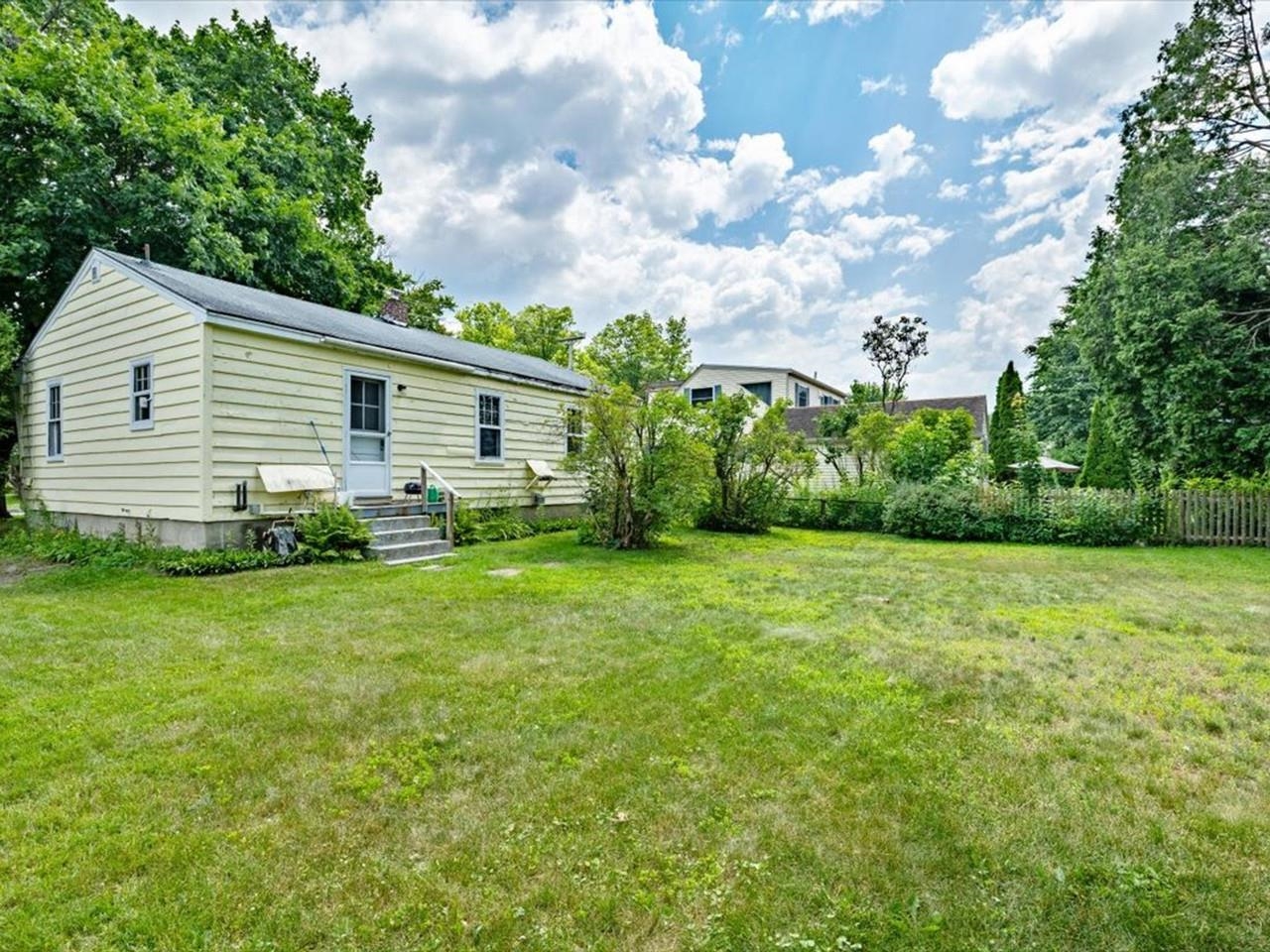 108 Iroquois Avenue Property Photo 4