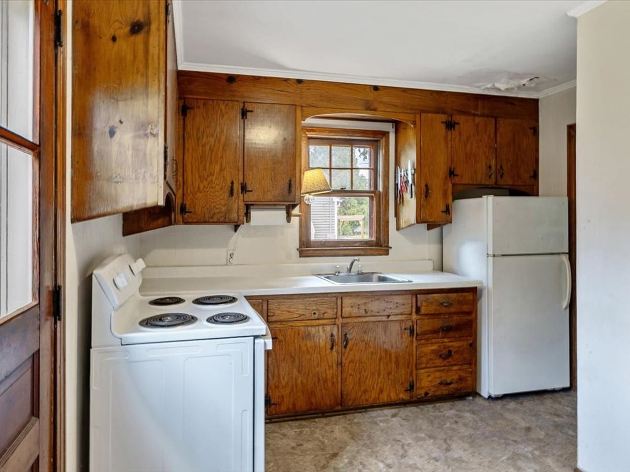 108 Iroquois Avenue Property Photo 12