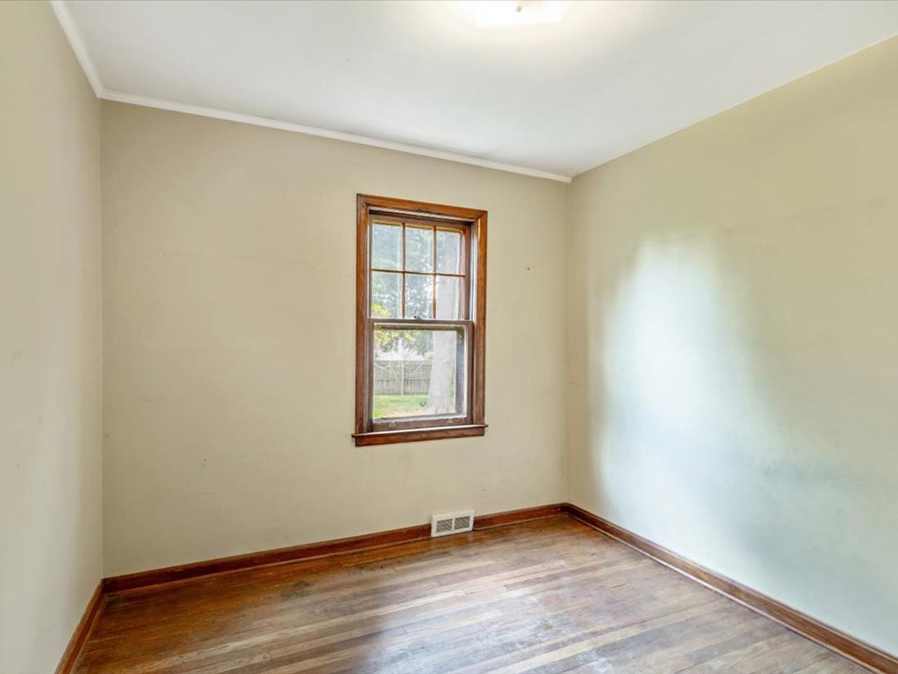 108 Iroquois Avenue Property Photo 17