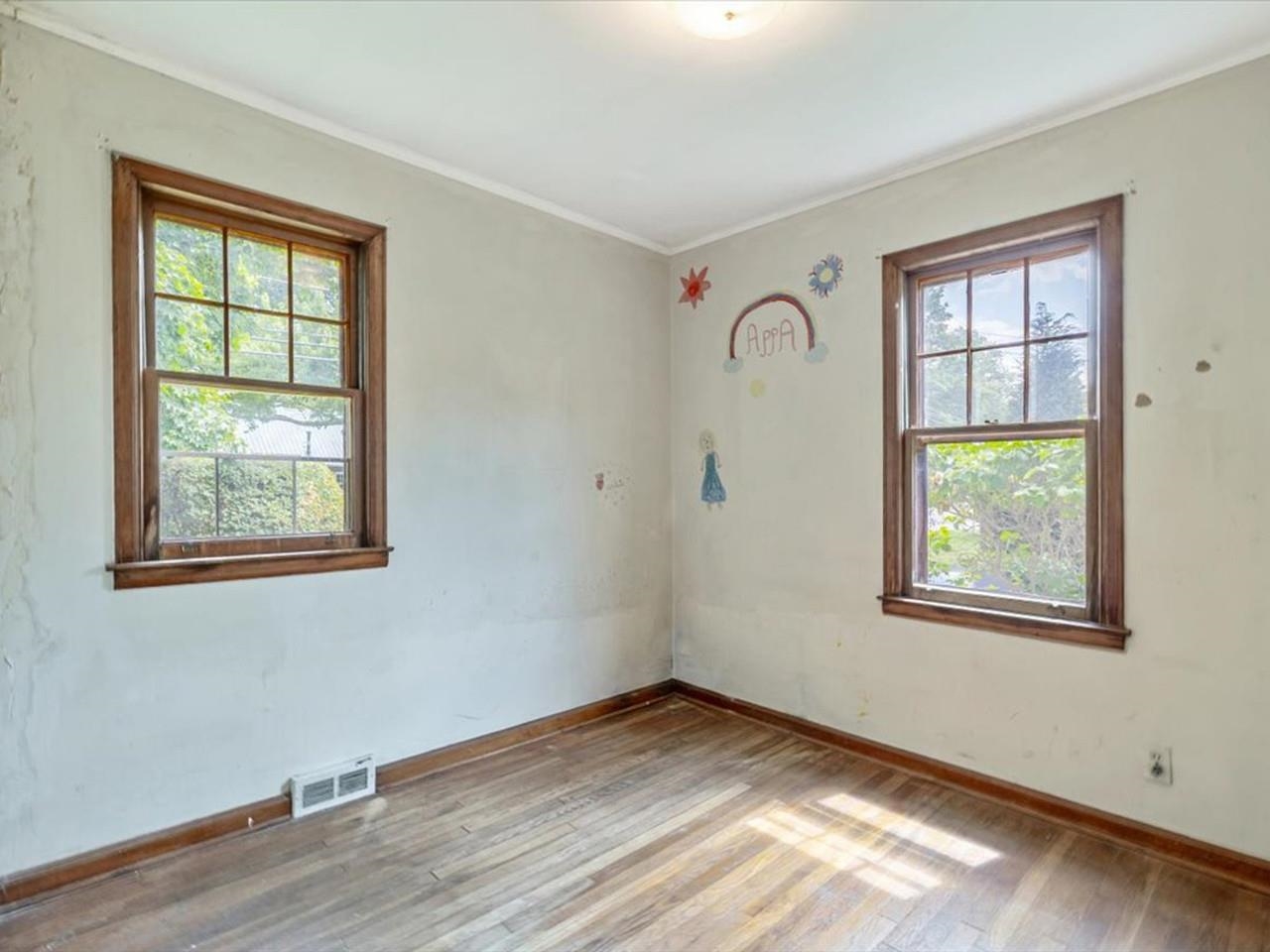 108 Iroquois Avenue Property Photo 19