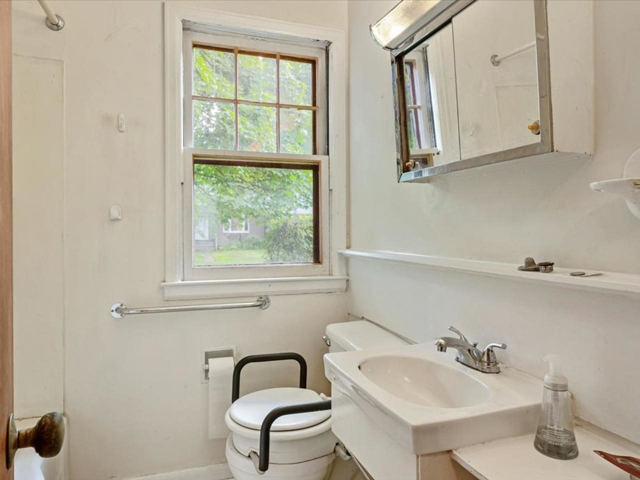 108 Iroquois Avenue Property Photo 21