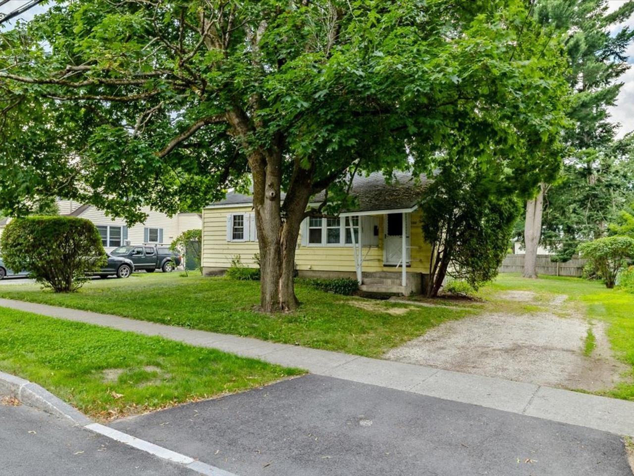 108 Iroquois Avenue Property Photo 24