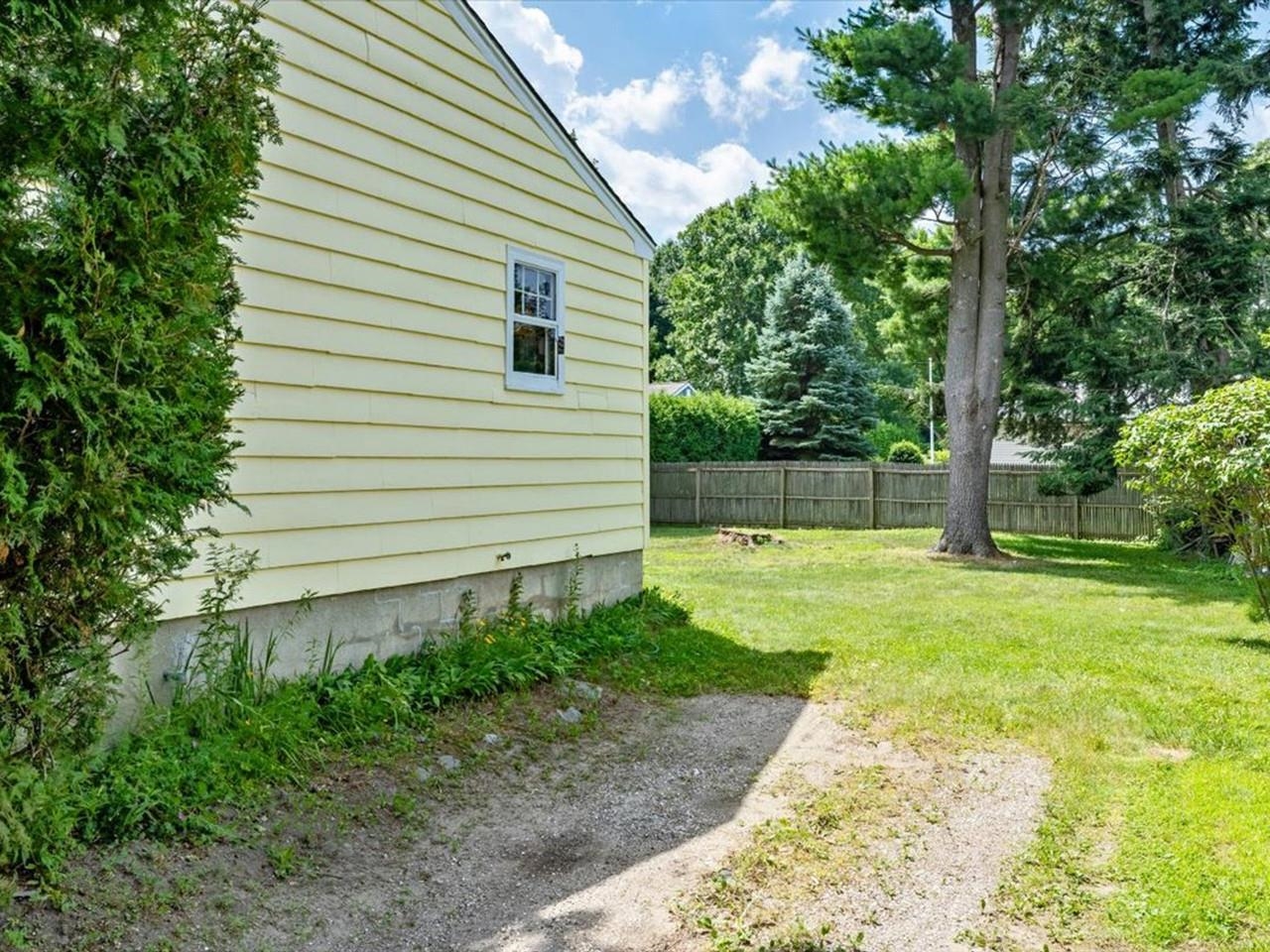 108 Iroquois Avenue Property Photo 26