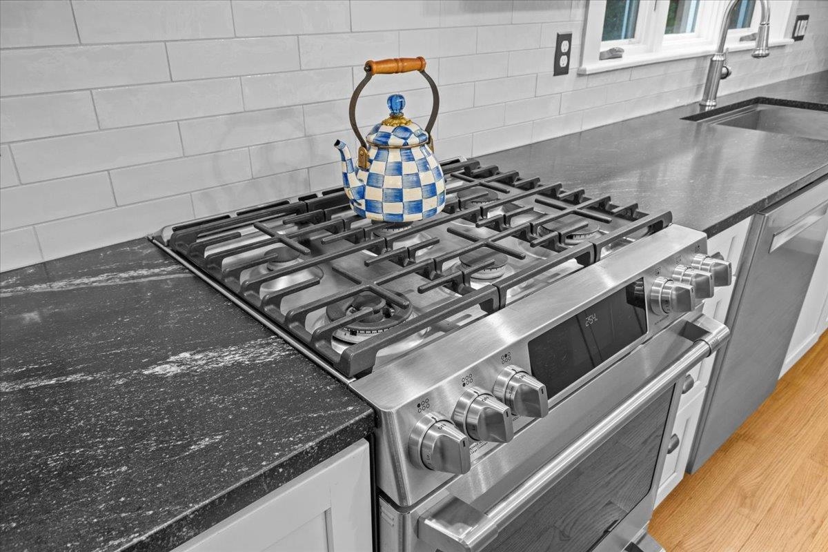 10 Brownell Way Property Photo 12