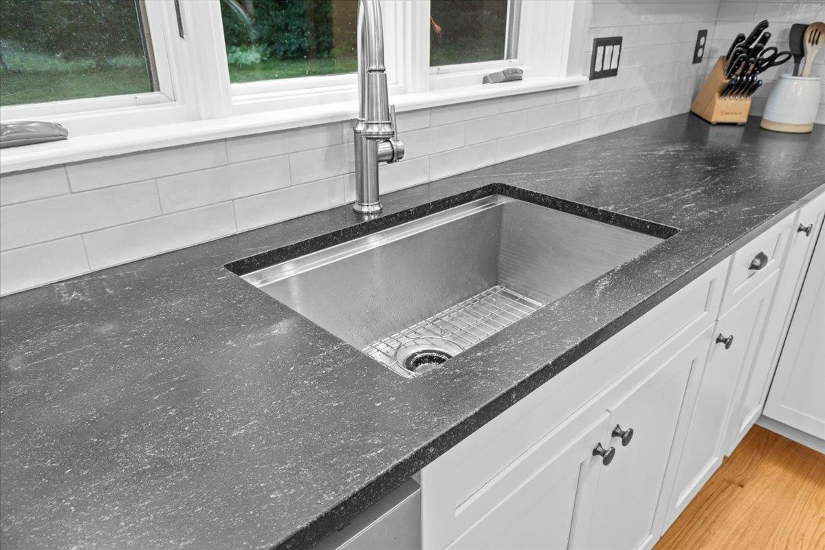 10 Brownell Way Property Photo 14