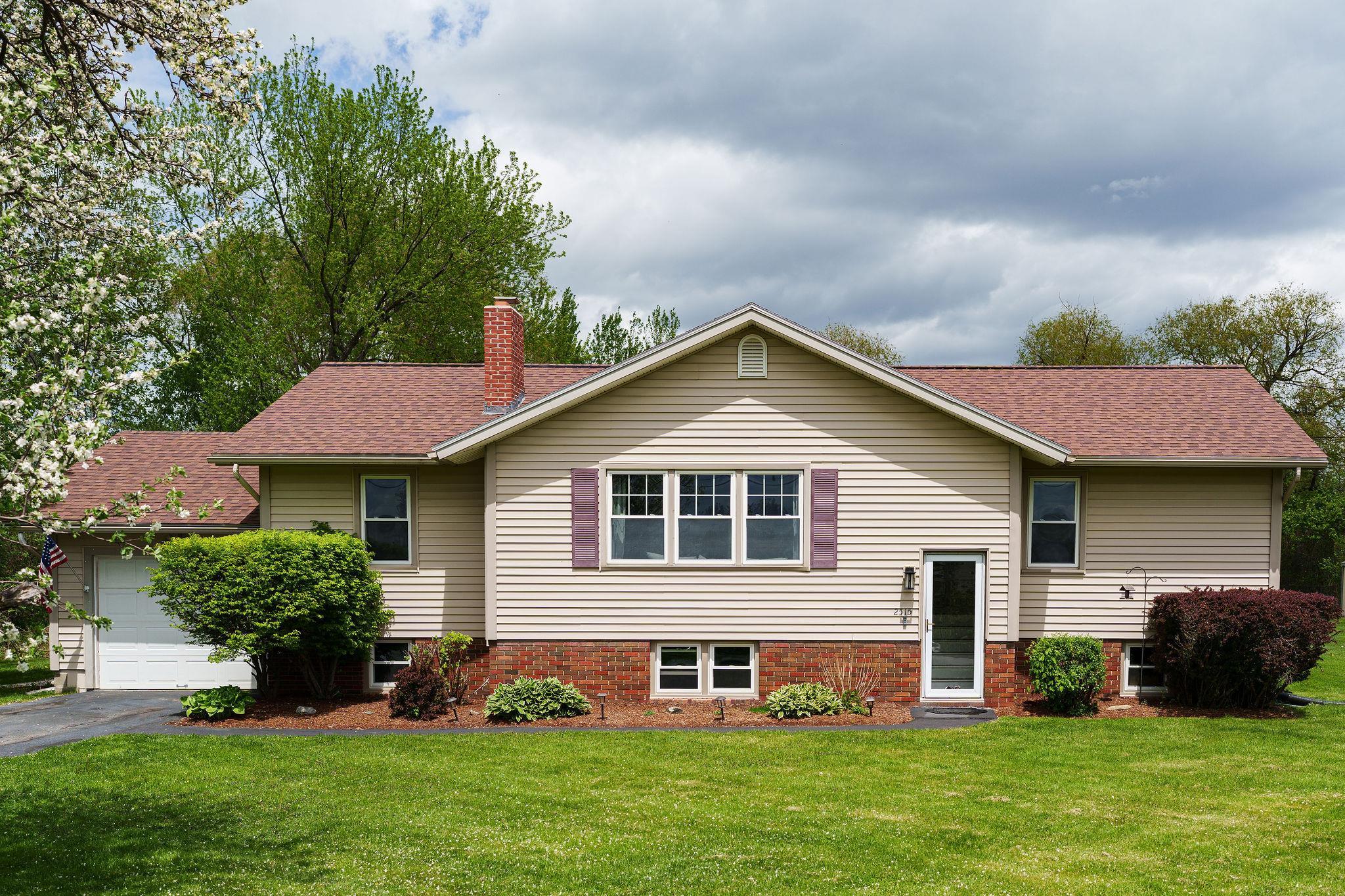 2515 Mountain View Road Property Photo 1