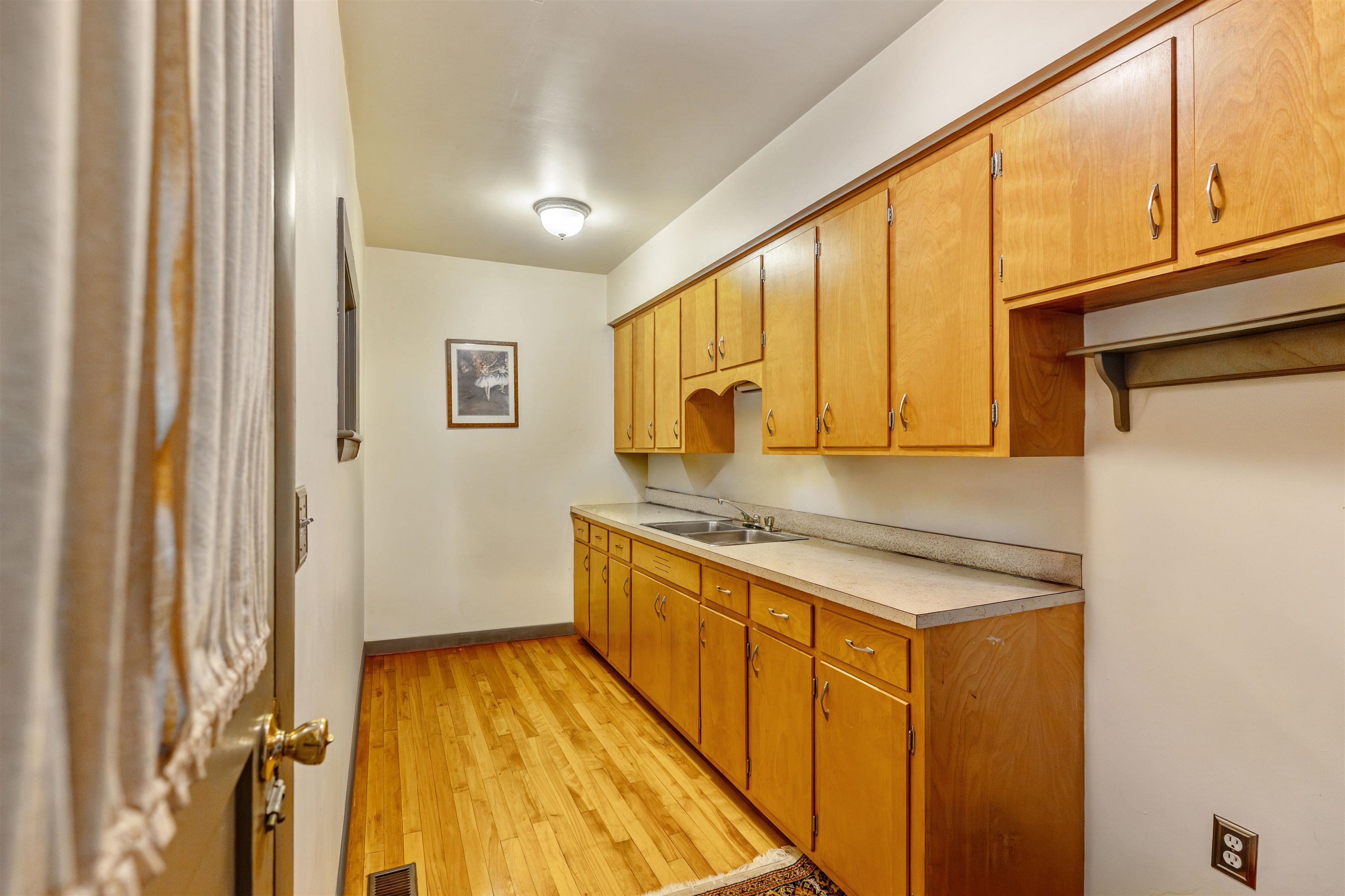 295 Main Street Property Photo 35