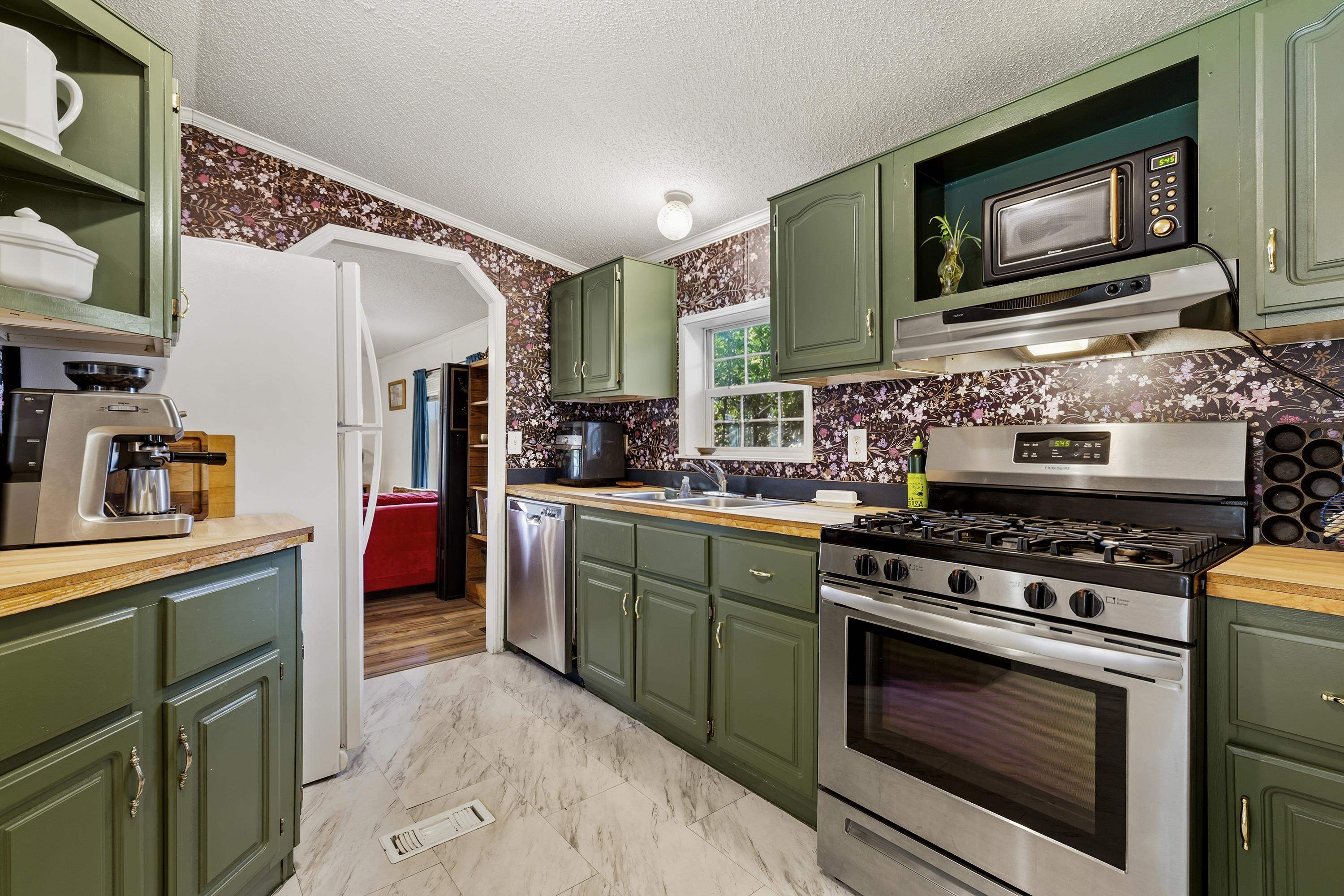 23 Family Circle Property Photo 4