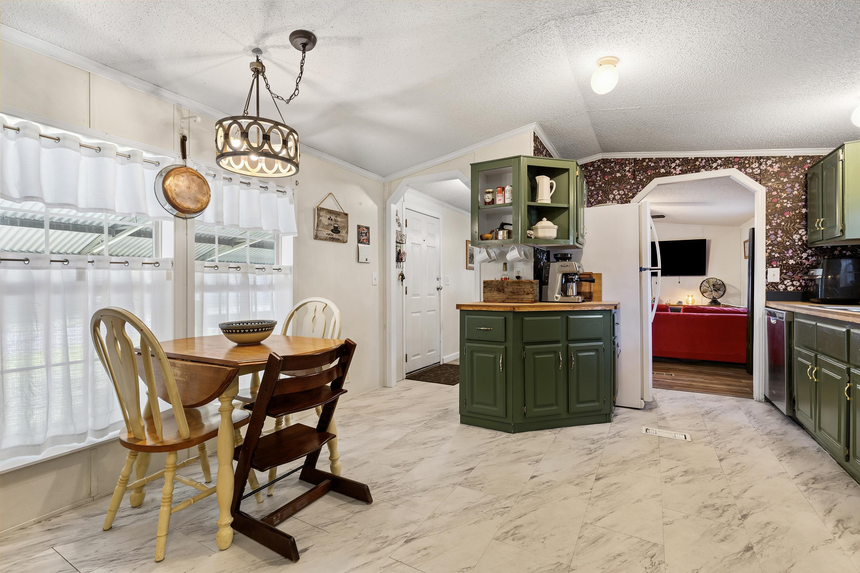 23 Family Circle Property Photo 6