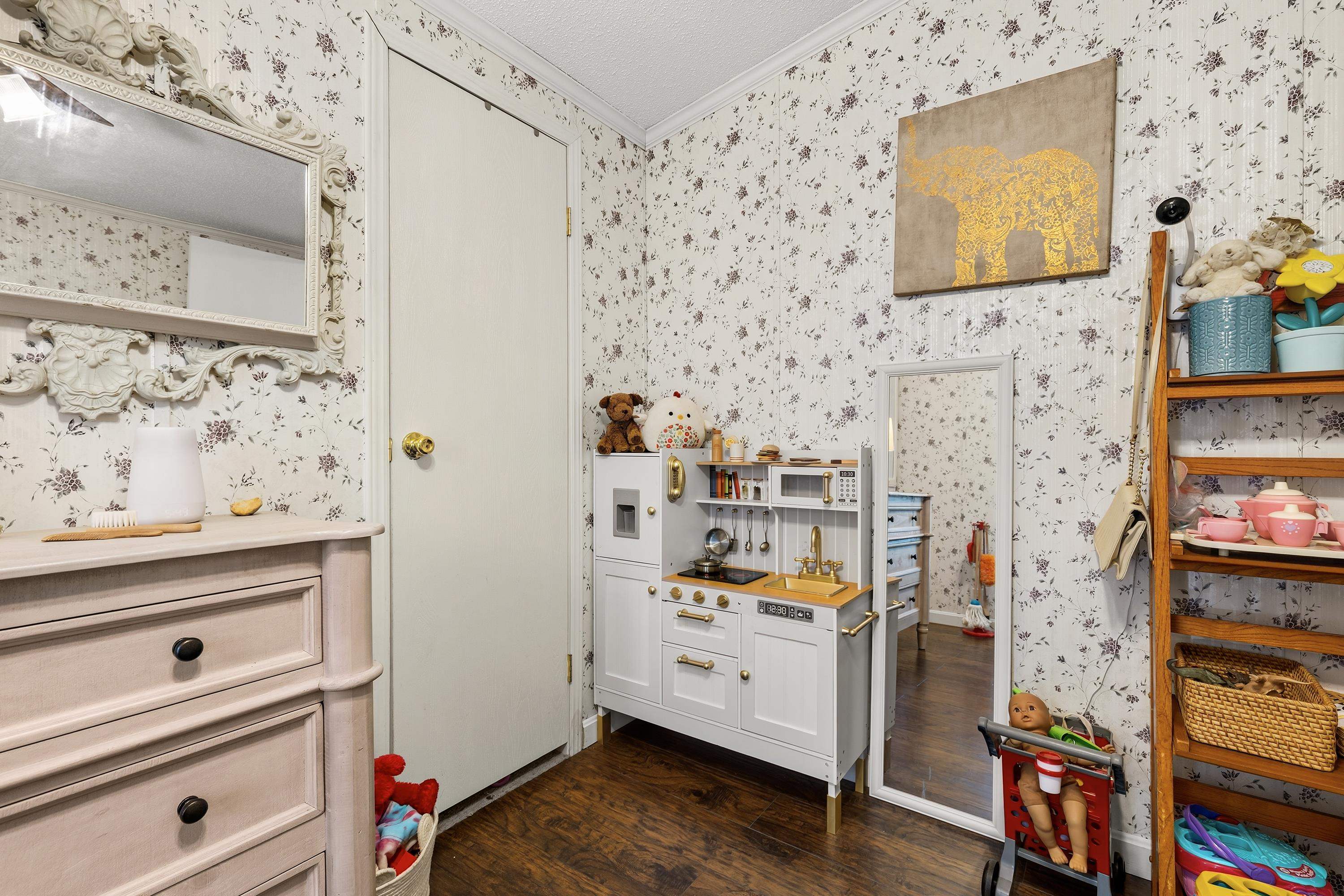 23 Family Circle Property Photo 13