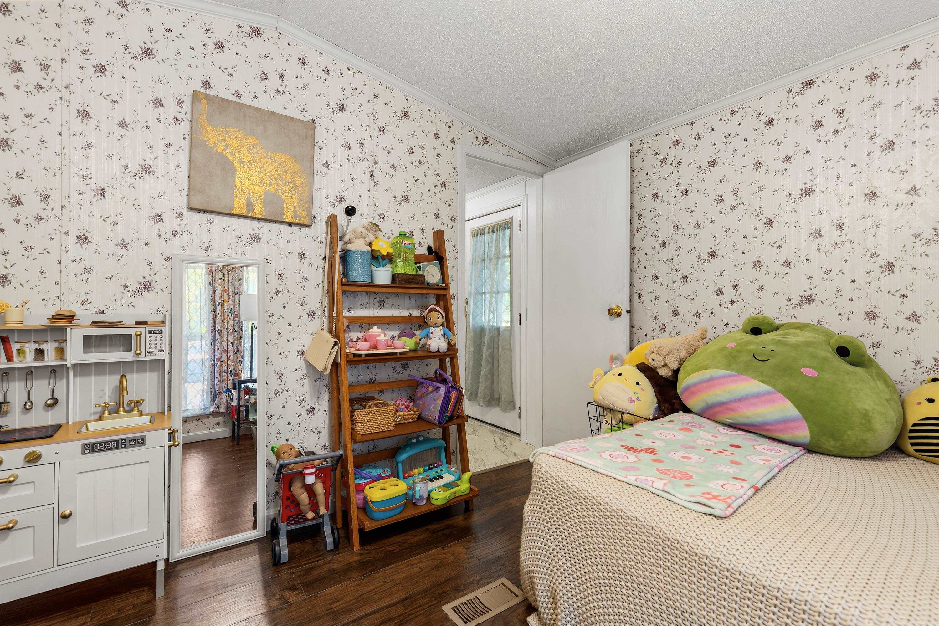 23 Family Circle Property Photo 15