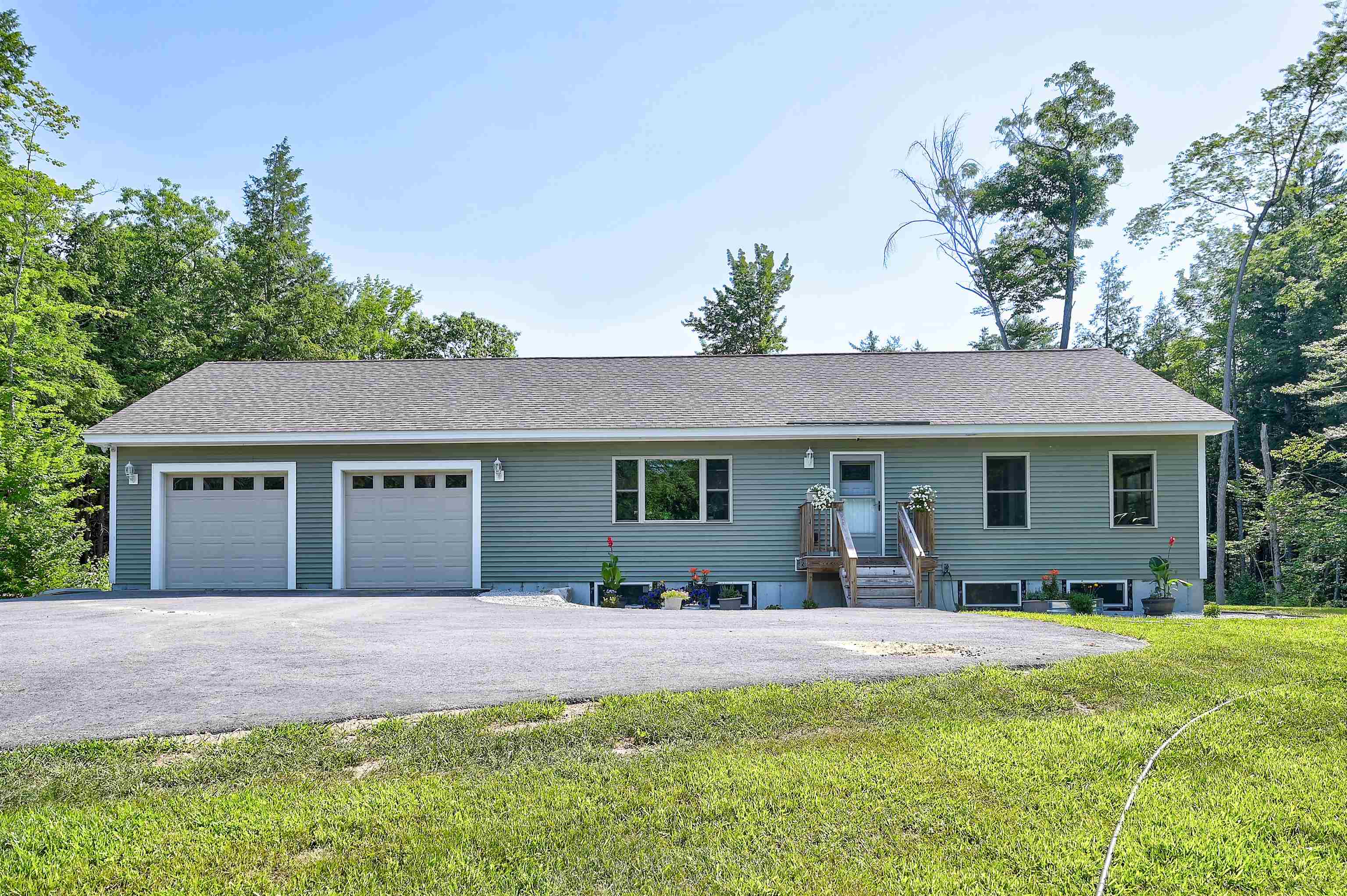 419 Winter Road Property Photo 2