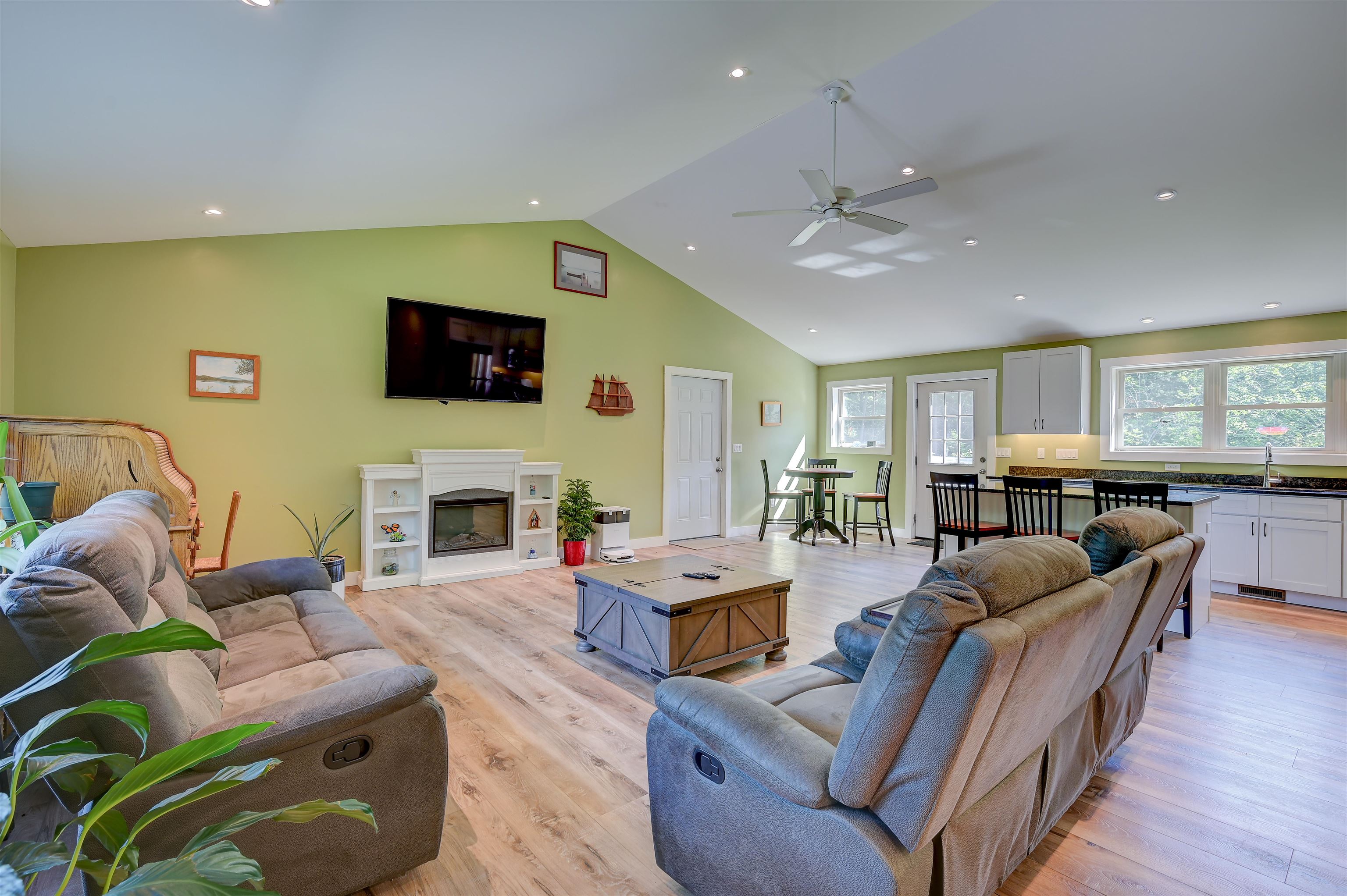 419 Winter Road Property Photo 5