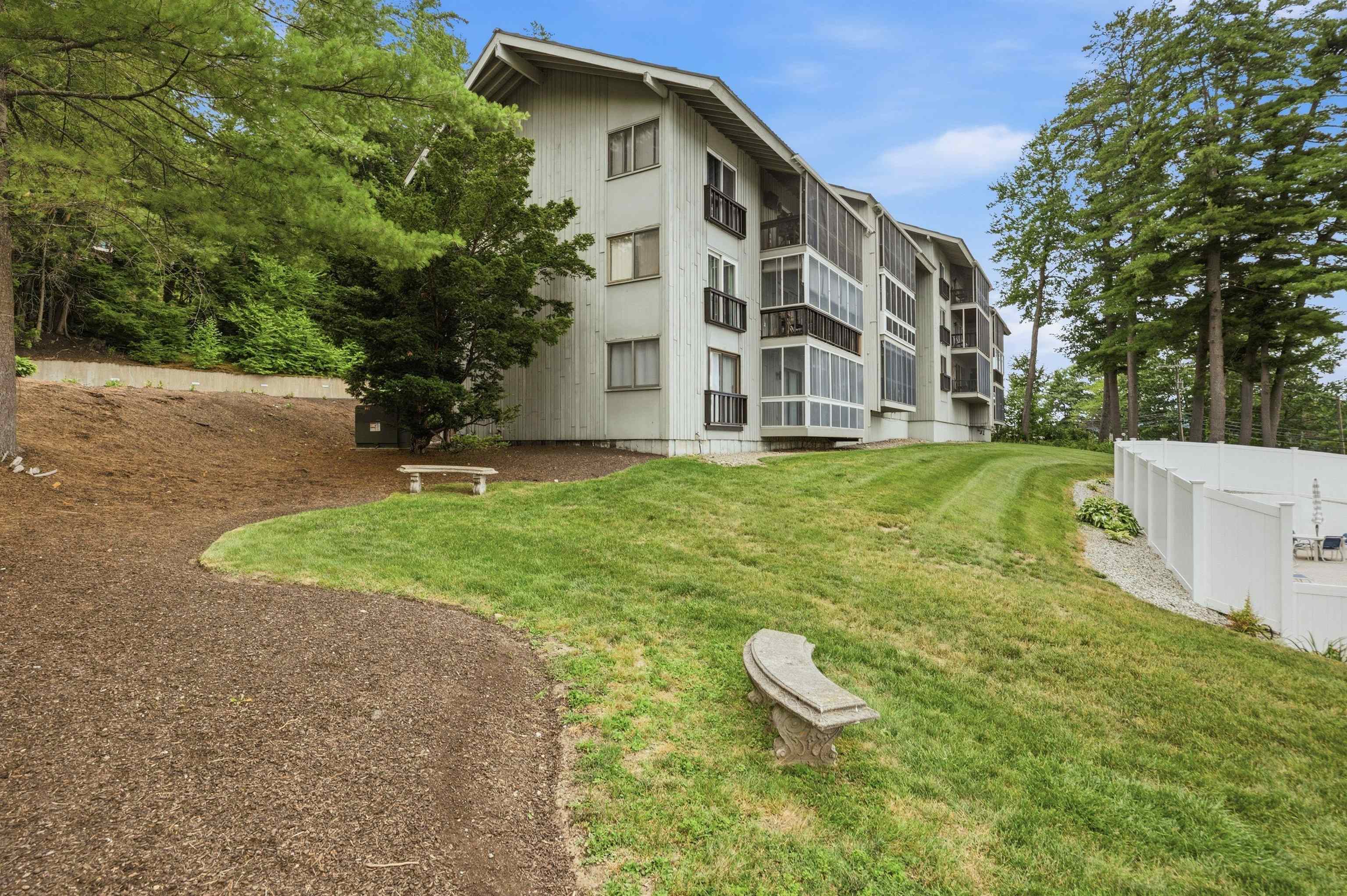 883 Weirs Boulevard Property Photo 4