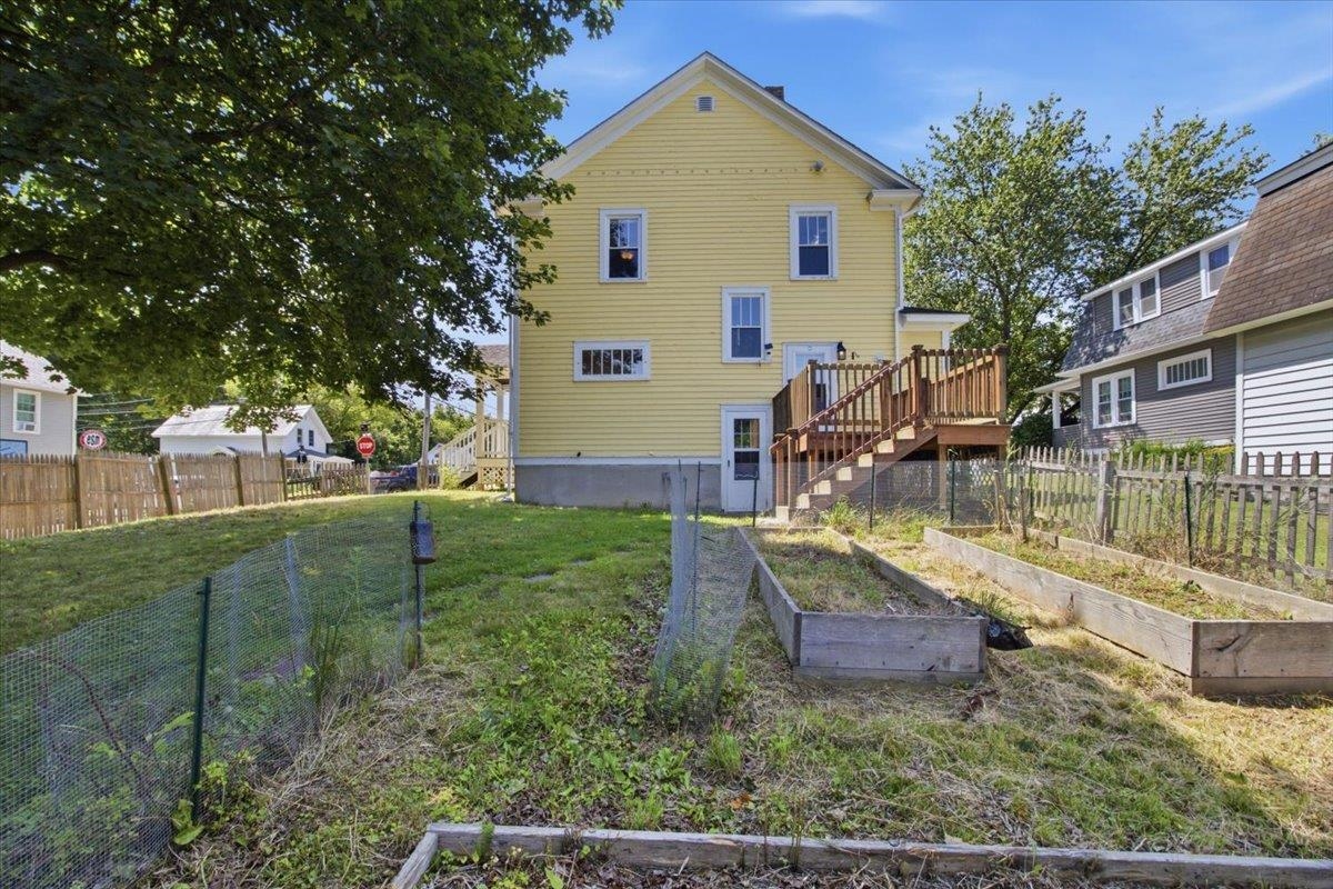 301 Elm Street Property Photo 6