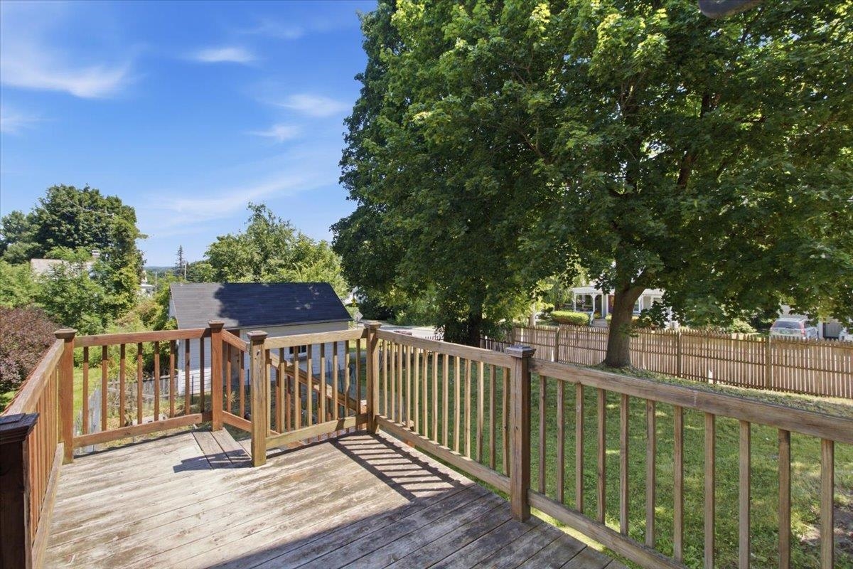 301 Elm Street Property Photo 8