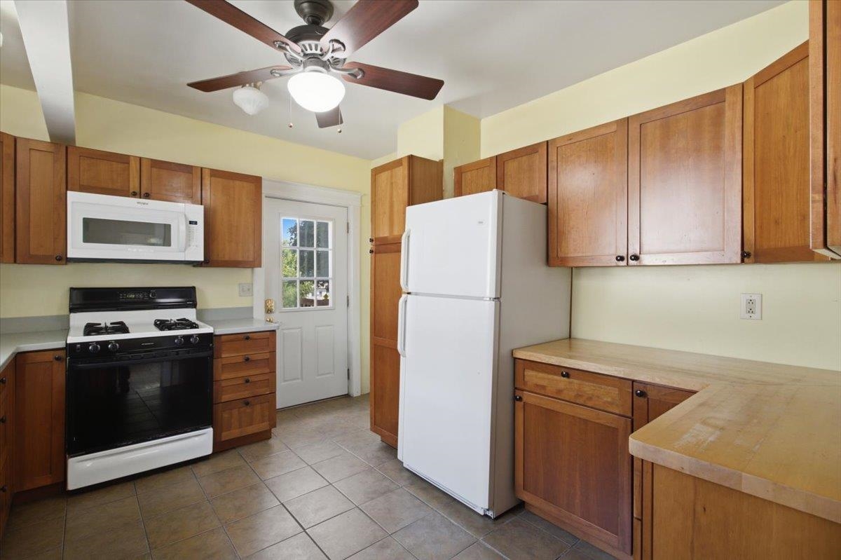 301 Elm Street Property Photo 10