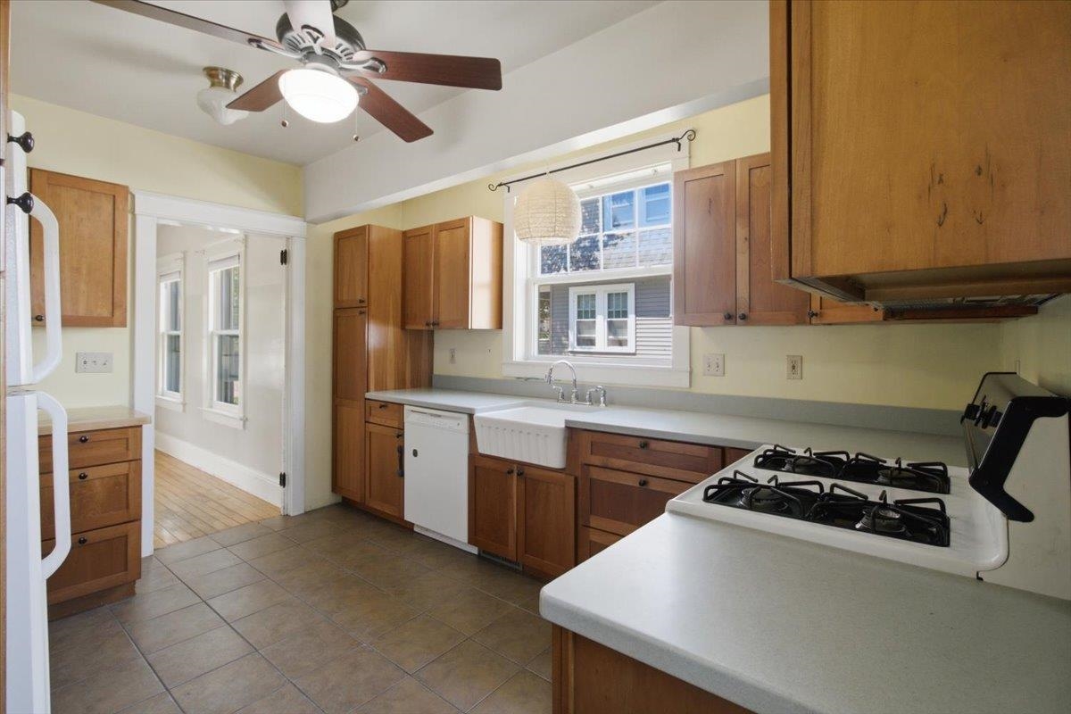 301 Elm Street Property Photo 12
