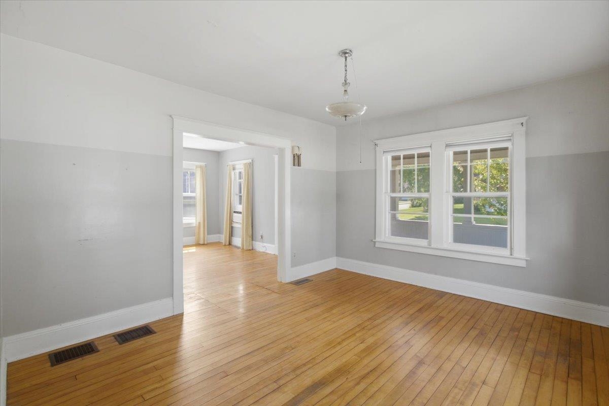 301 Elm Street Property Photo 14