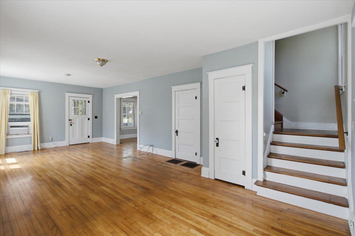 301 Elm Street Property Photo 17
