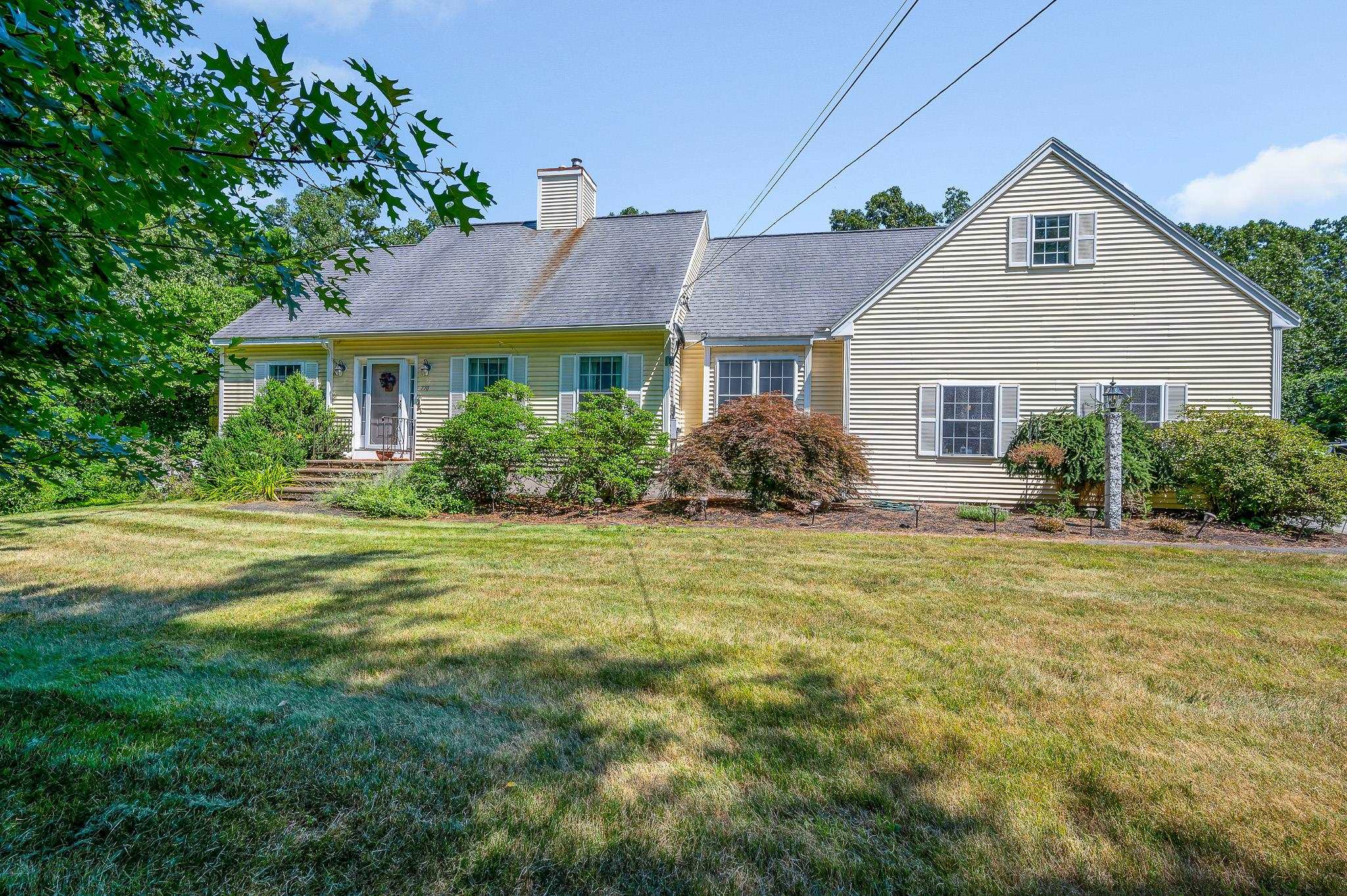 770 Mammoth Road Property Photo 1