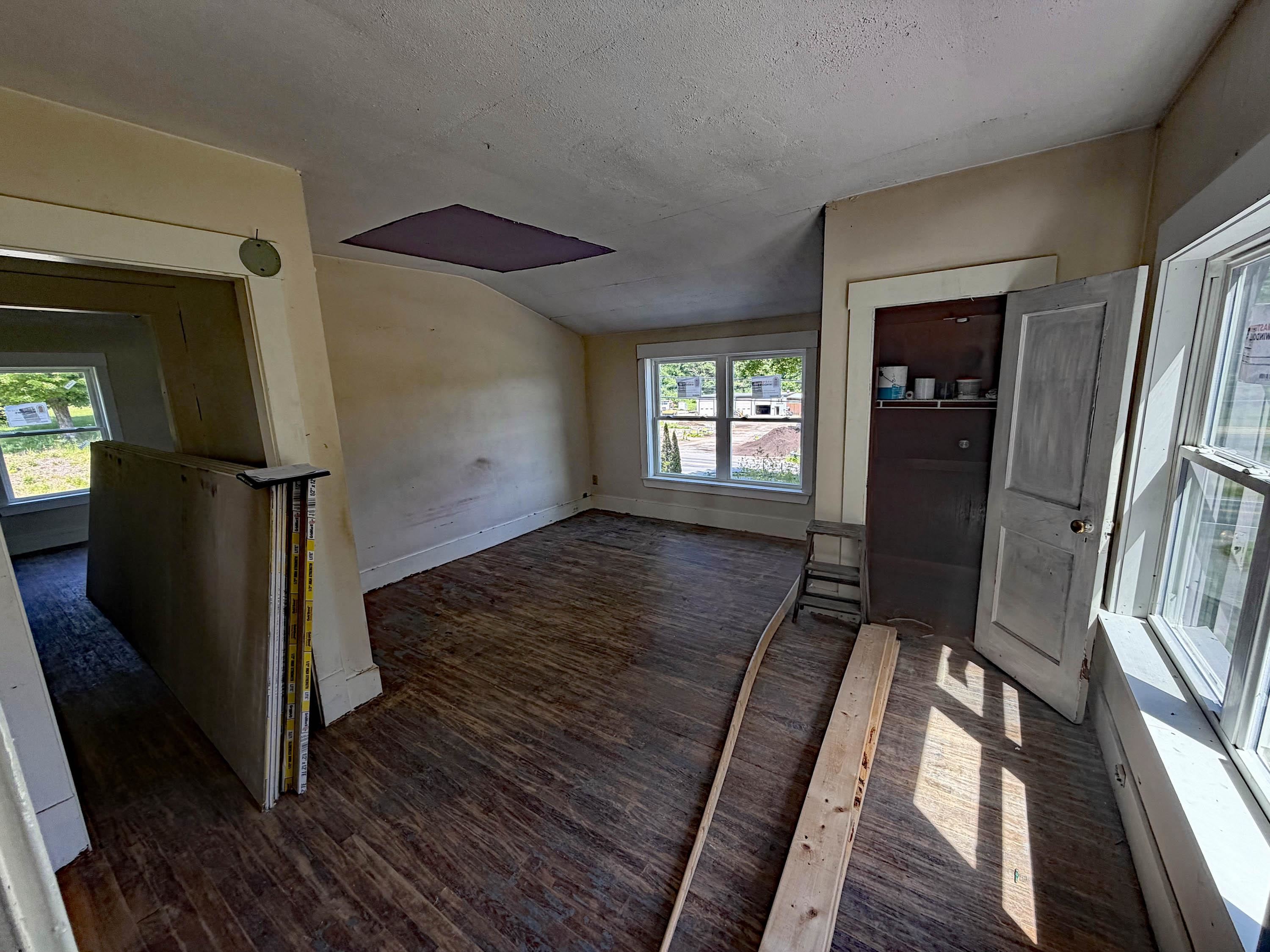 106 Coolidge Highway Property Photo 15