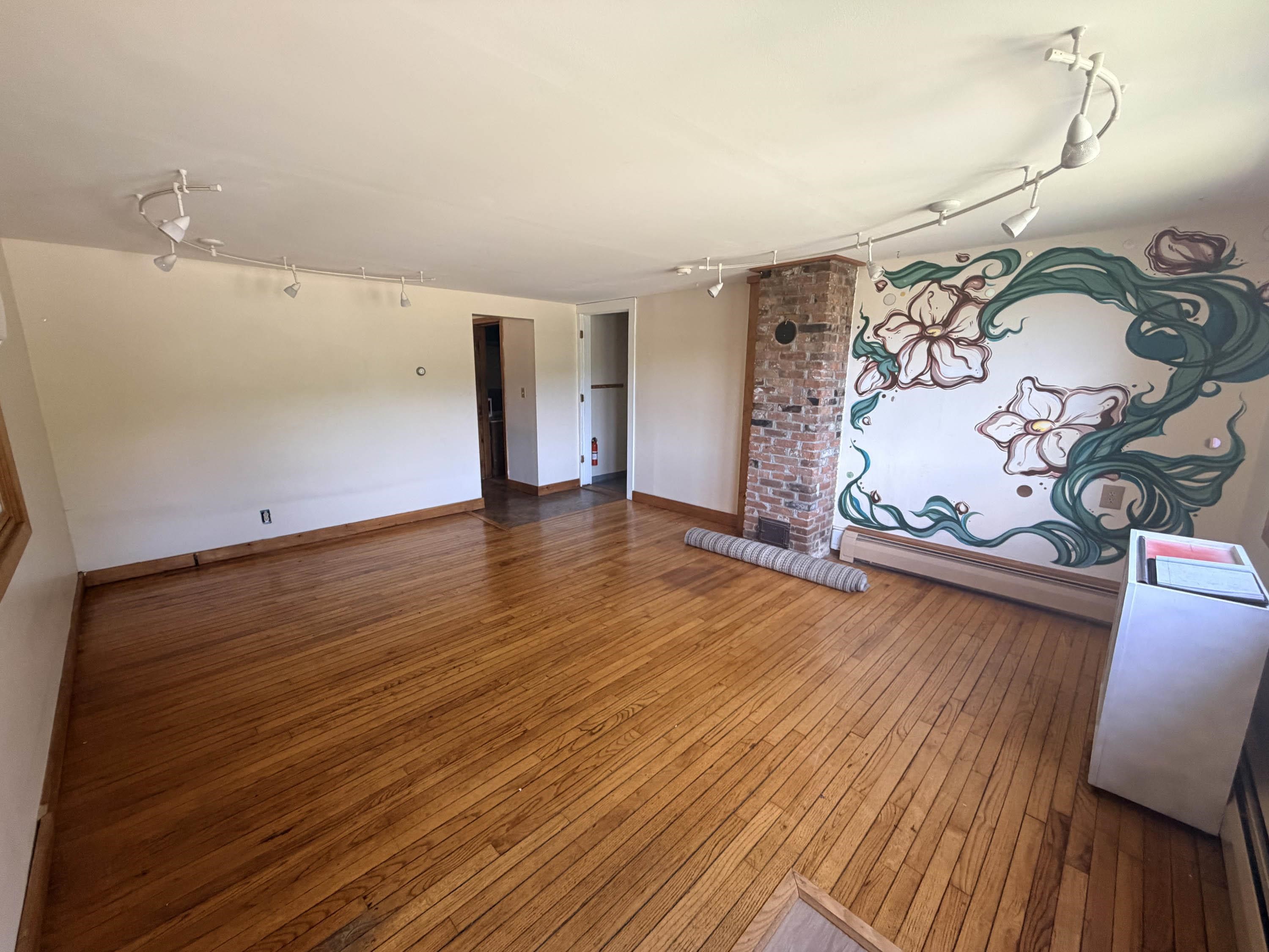 106 Coolidge Highway Property Photo 21