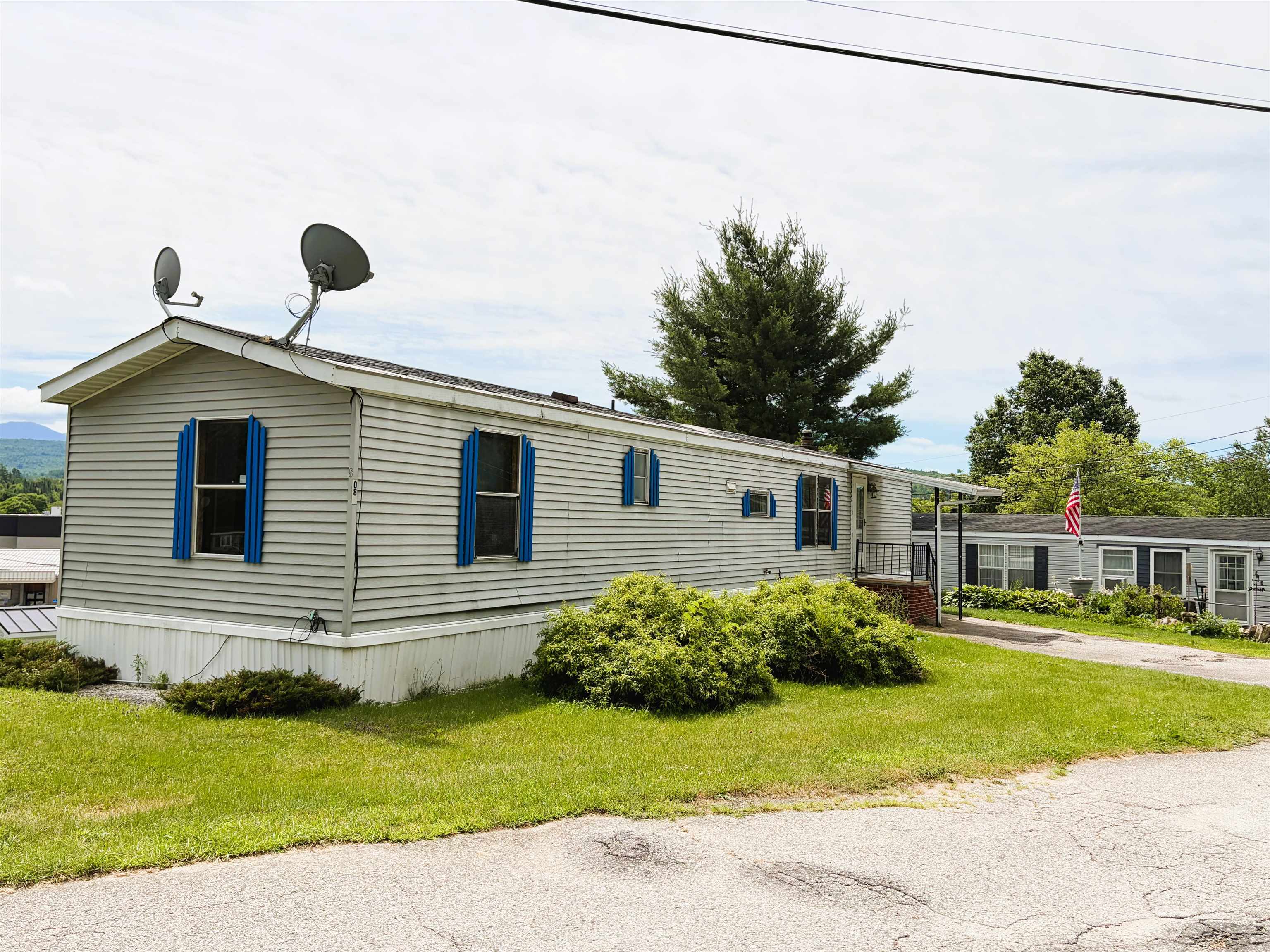 8 Hilltop Manor Mobile Home Park Property Photo 1