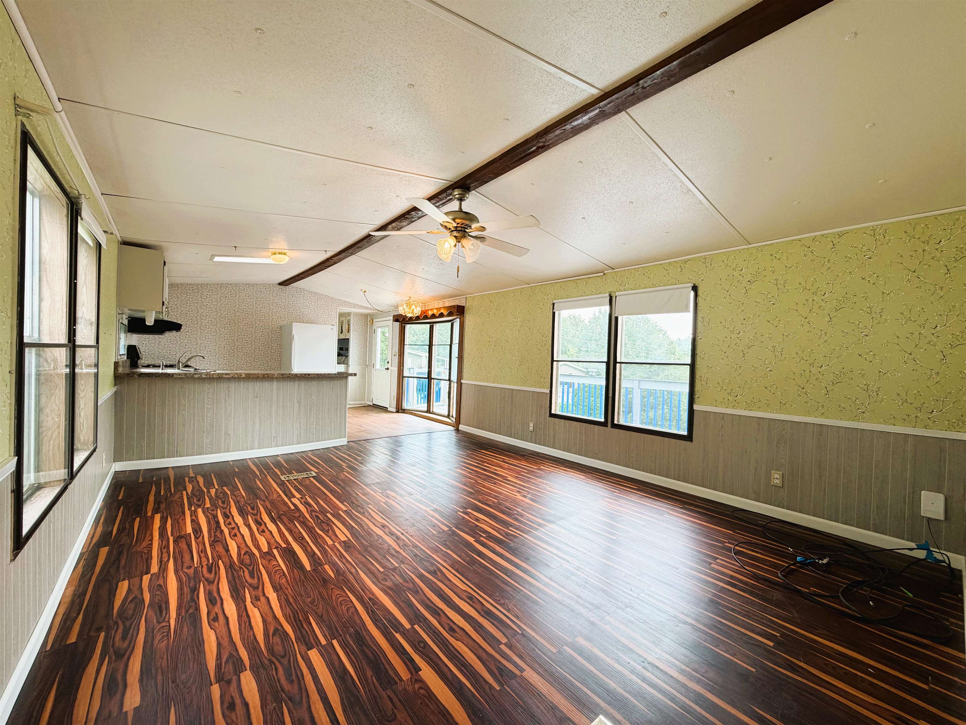 8 Hilltop Manor Mobile Home Park Property Photo 4
