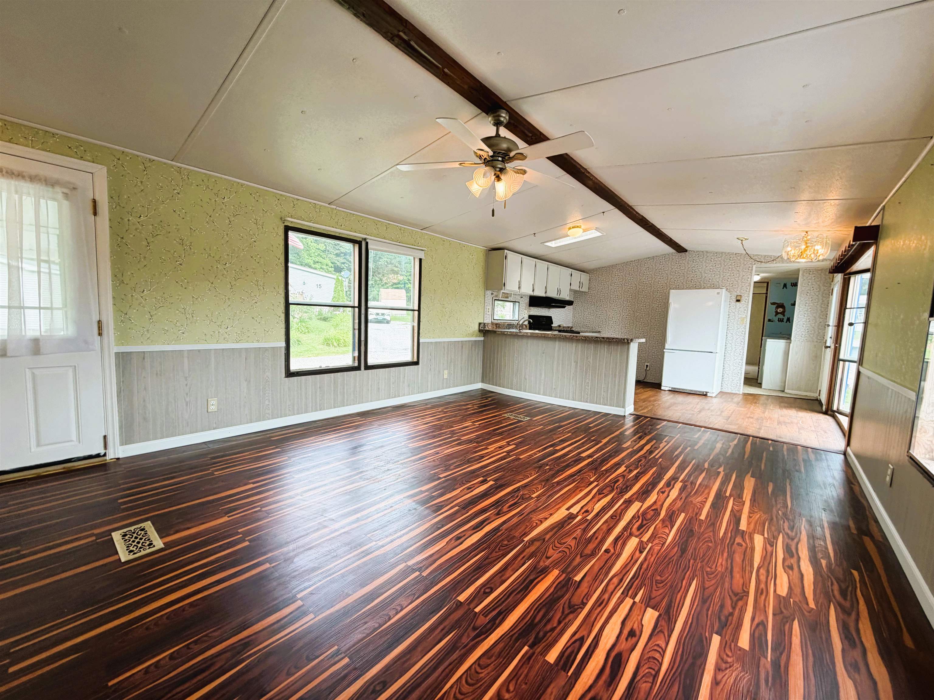 8 Hilltop Manor Mobile Home Park Property Photo 5