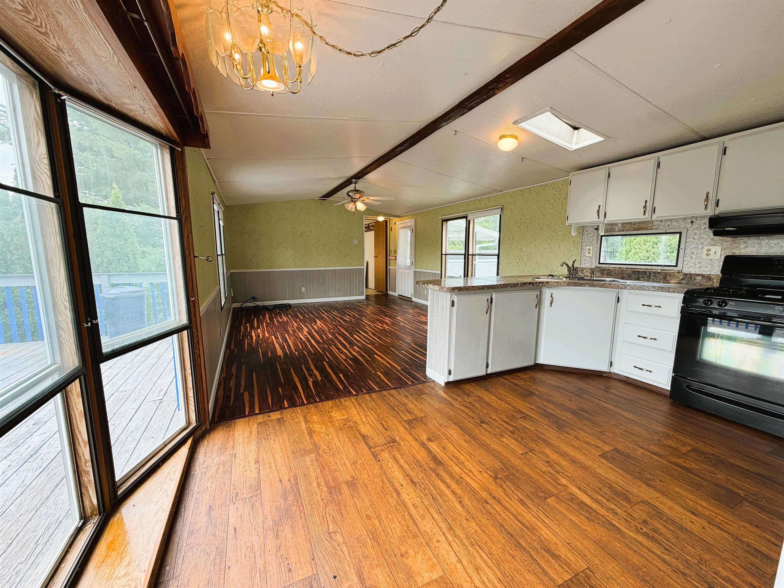 8 Hilltop Manor Mobile Home Park Property Photo 9