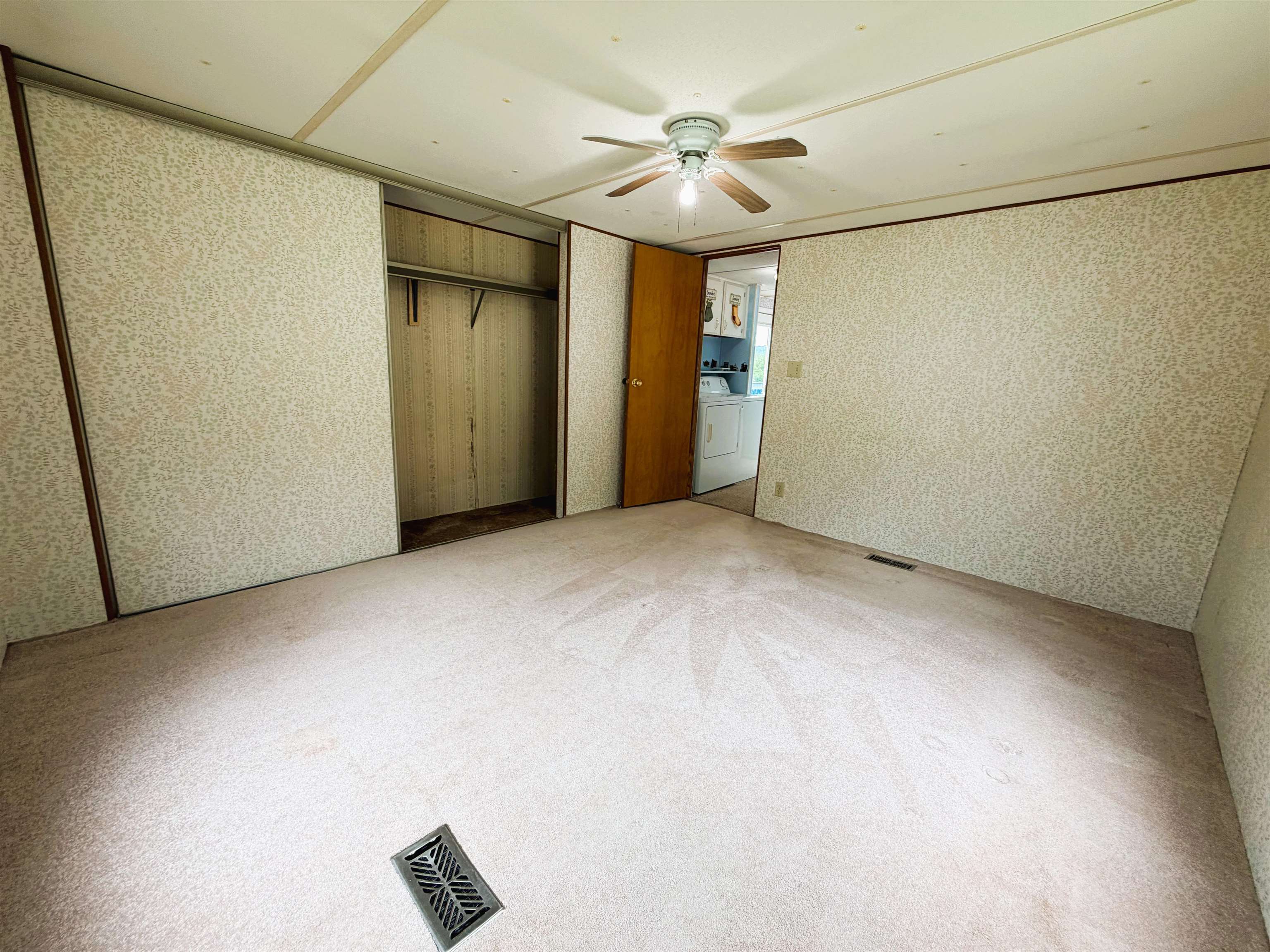 8 Hilltop Manor Mobile Home Park Property Photo 16