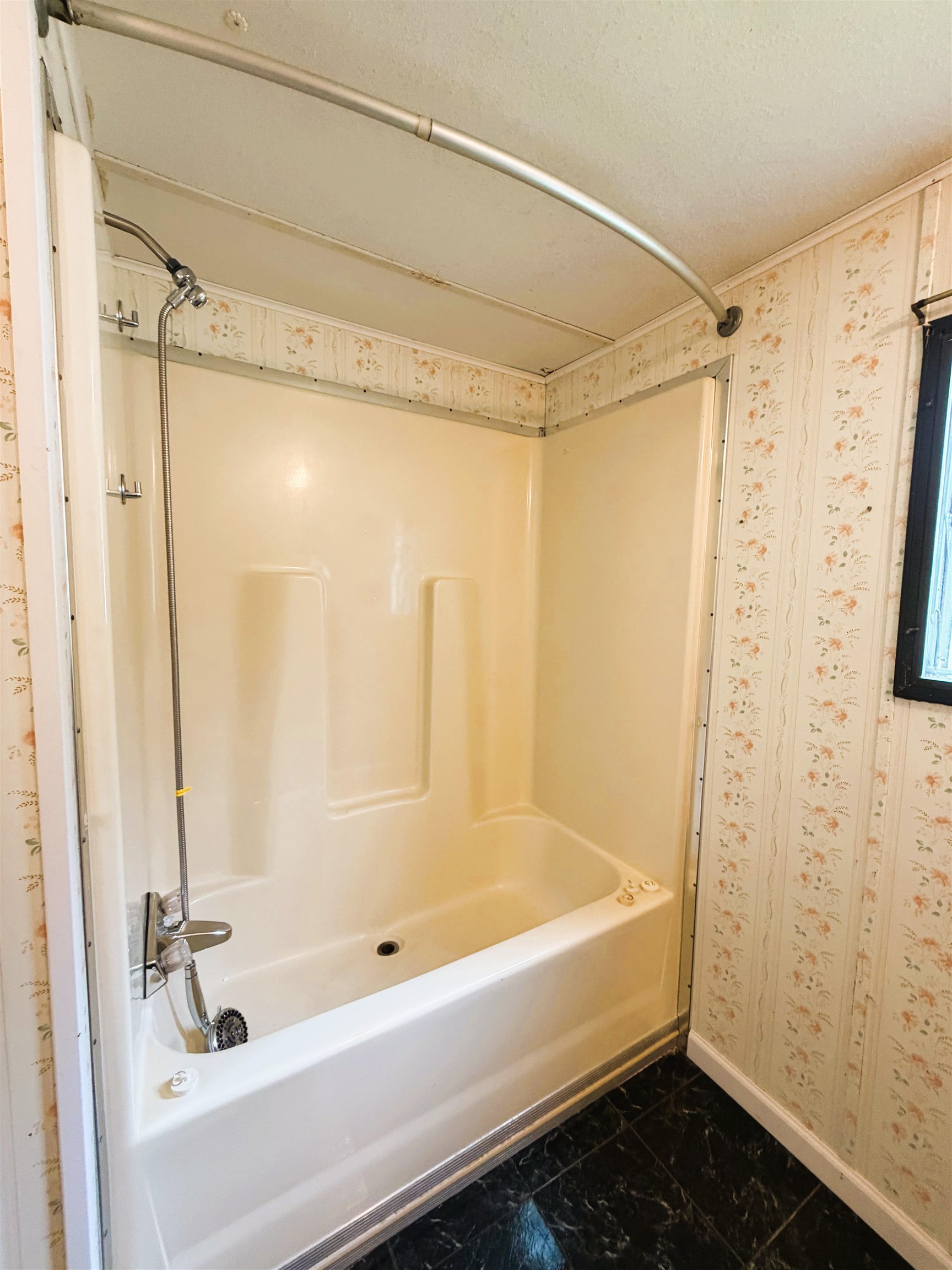 8 Hilltop Manor Mobile Home Park Property Photo 20