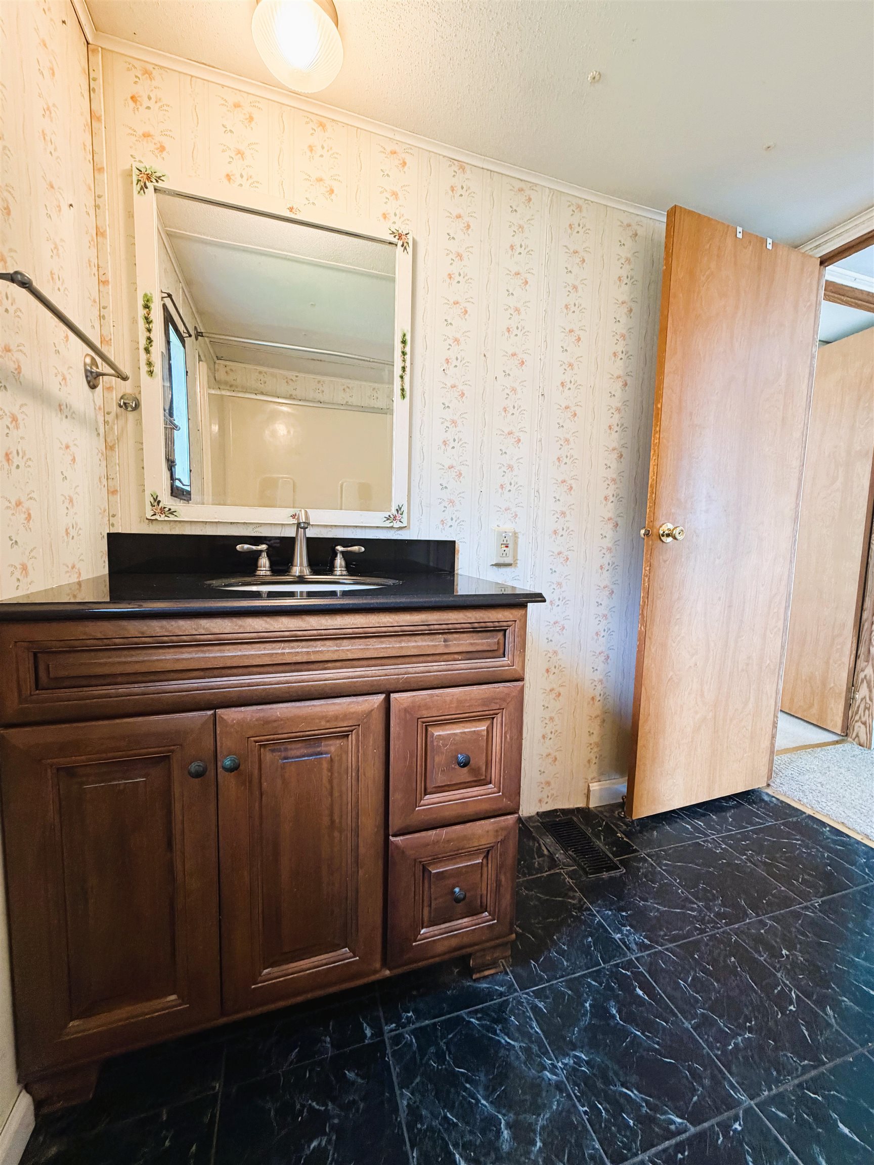 8 Hilltop Manor Mobile Home Park Property Photo 21