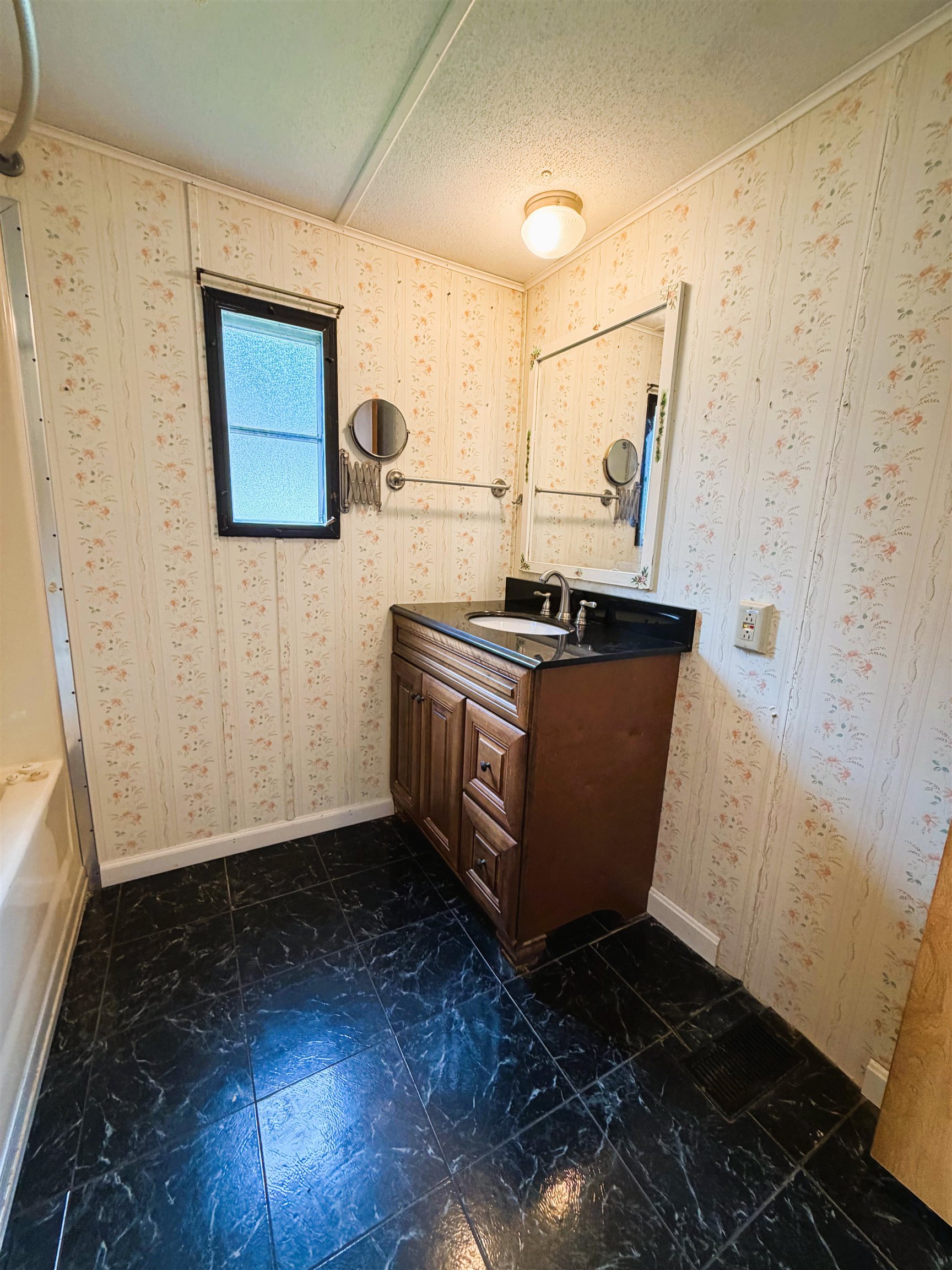 8 Hilltop Manor Mobile Home Park Property Photo 22