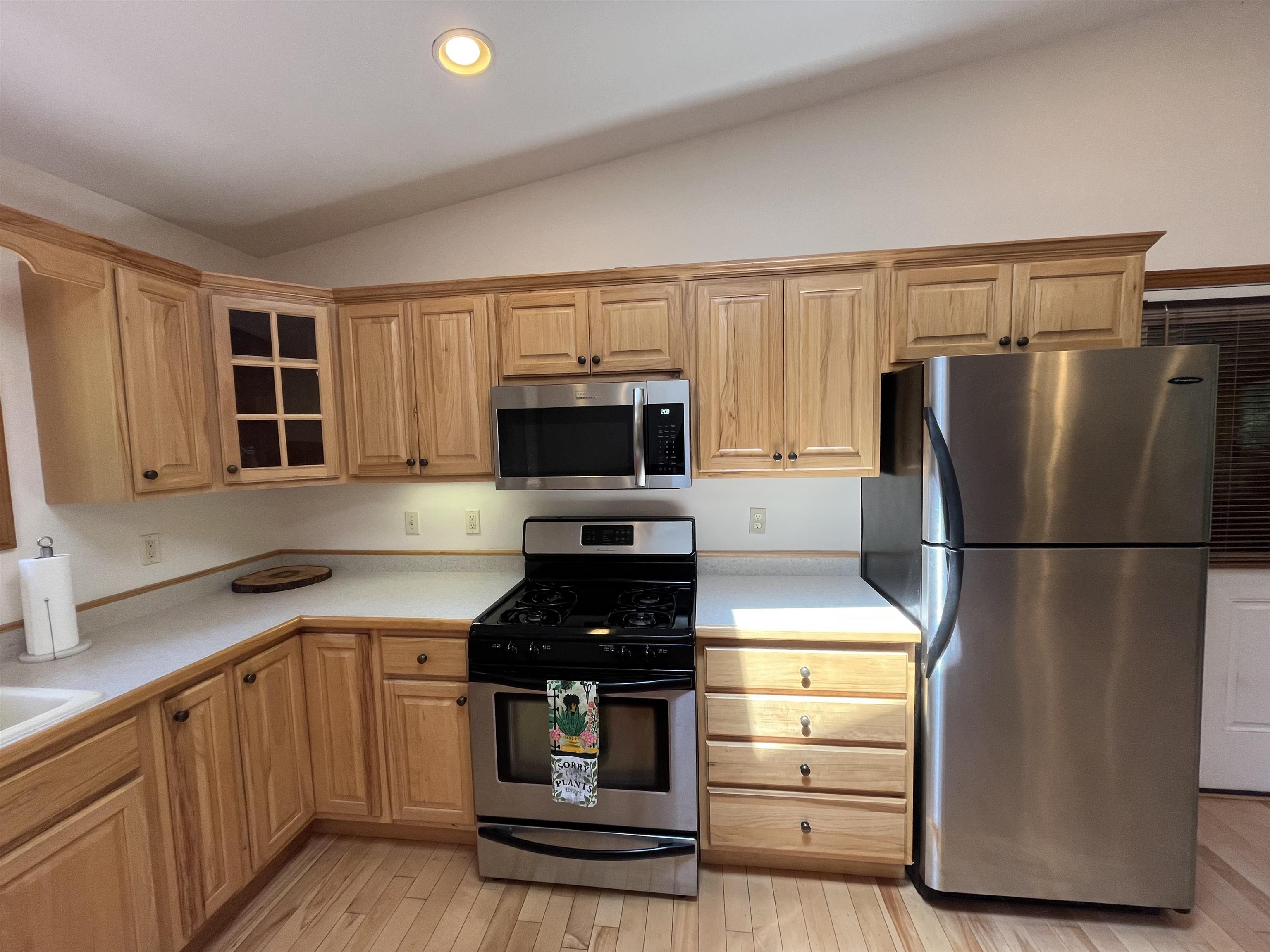 38 Thompson Road Property Photo 13