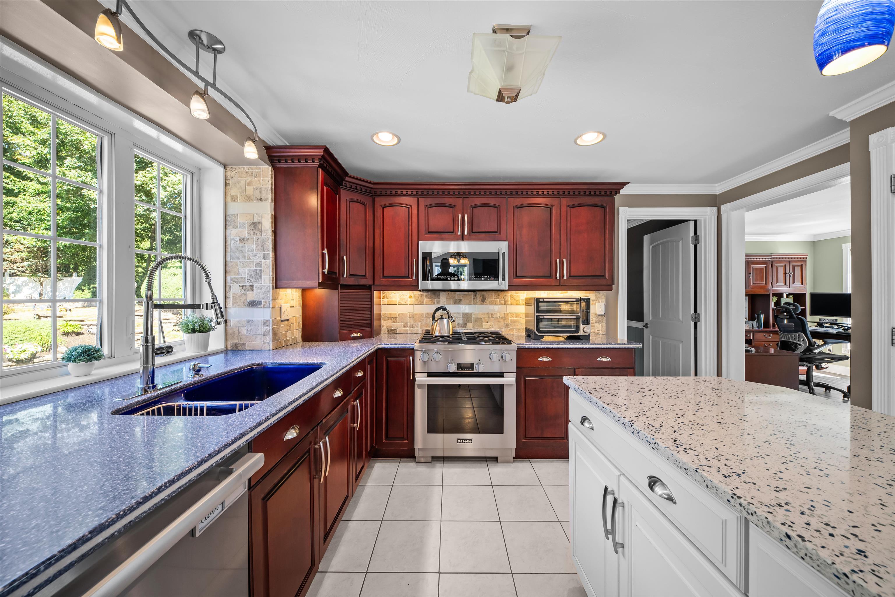 48 Cottonwood Drive Property Photo 3
