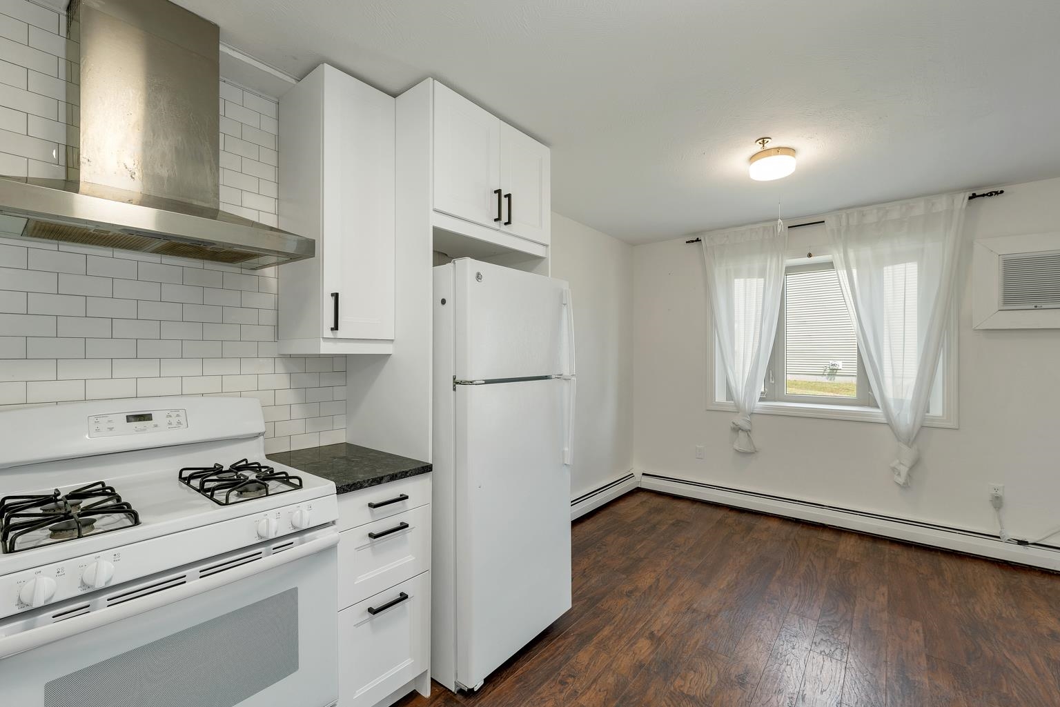 28 Tideview Drive Property Photo 4