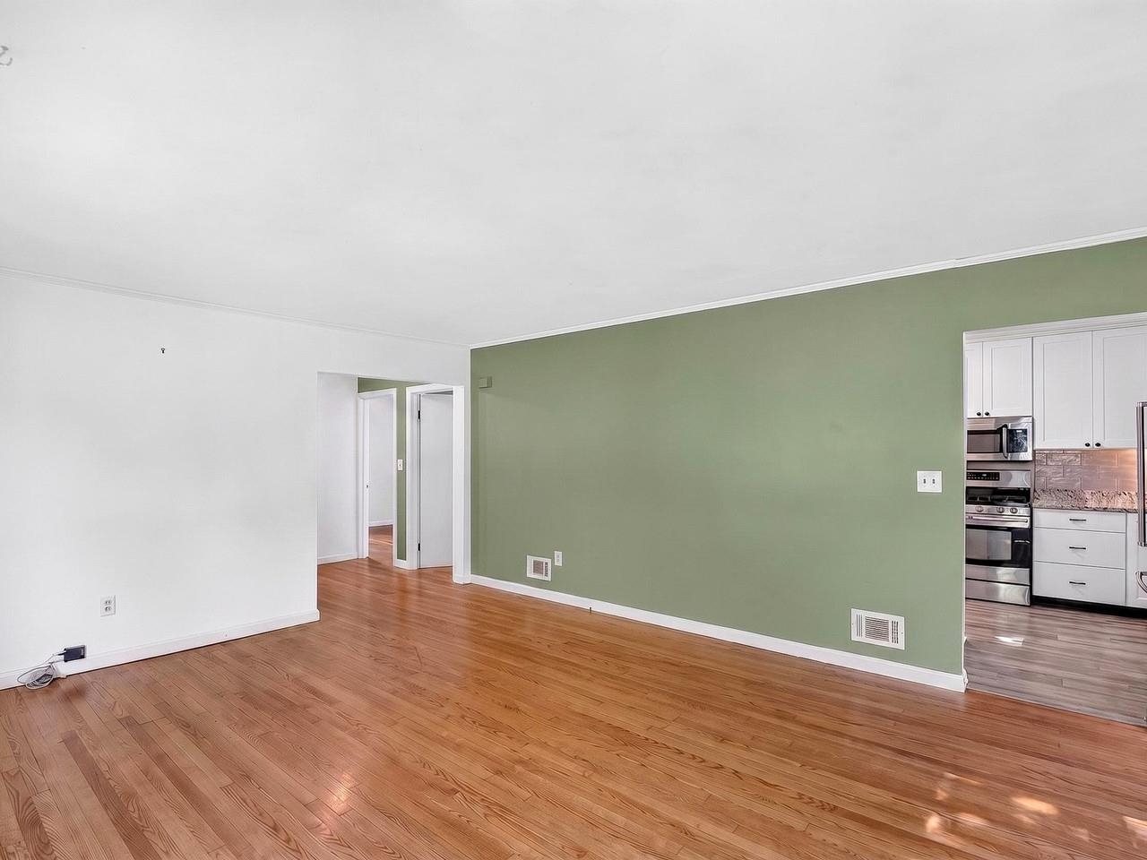 131 Iroquois Avenue Property Photo 5