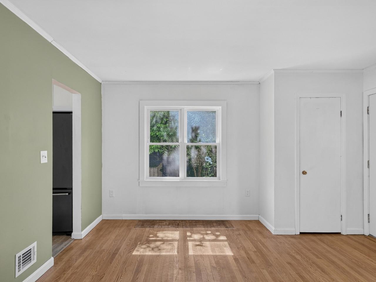 131 Iroquois Avenue Property Photo 9