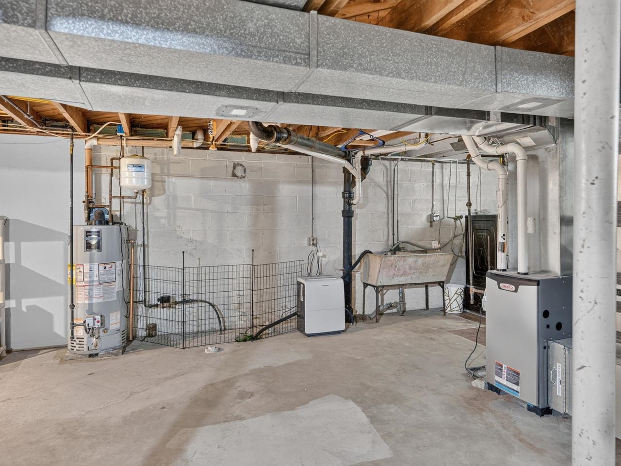 131 Iroquois Avenue Property Photo 30