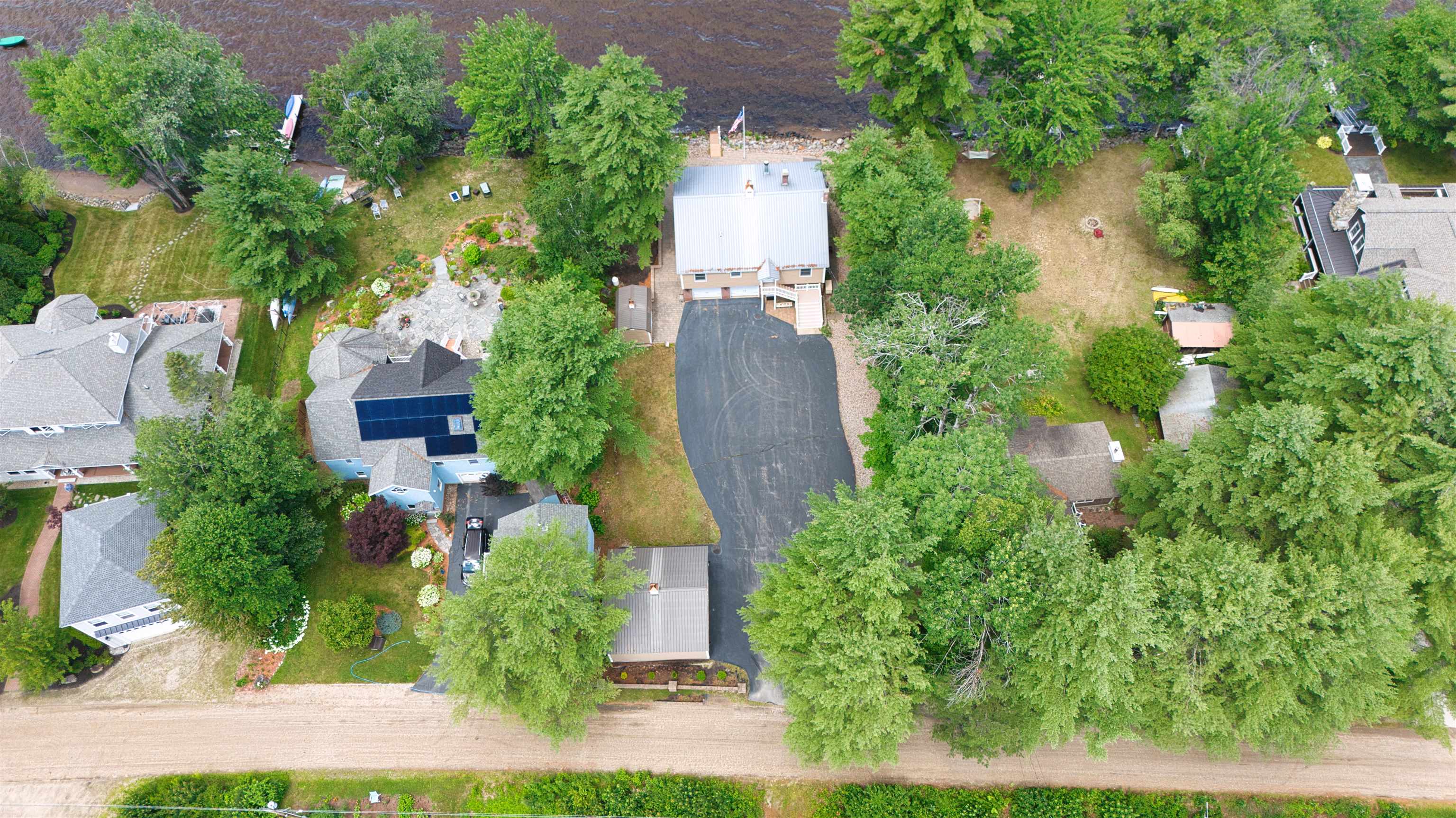 52 Long Sands Road Property Photo 3