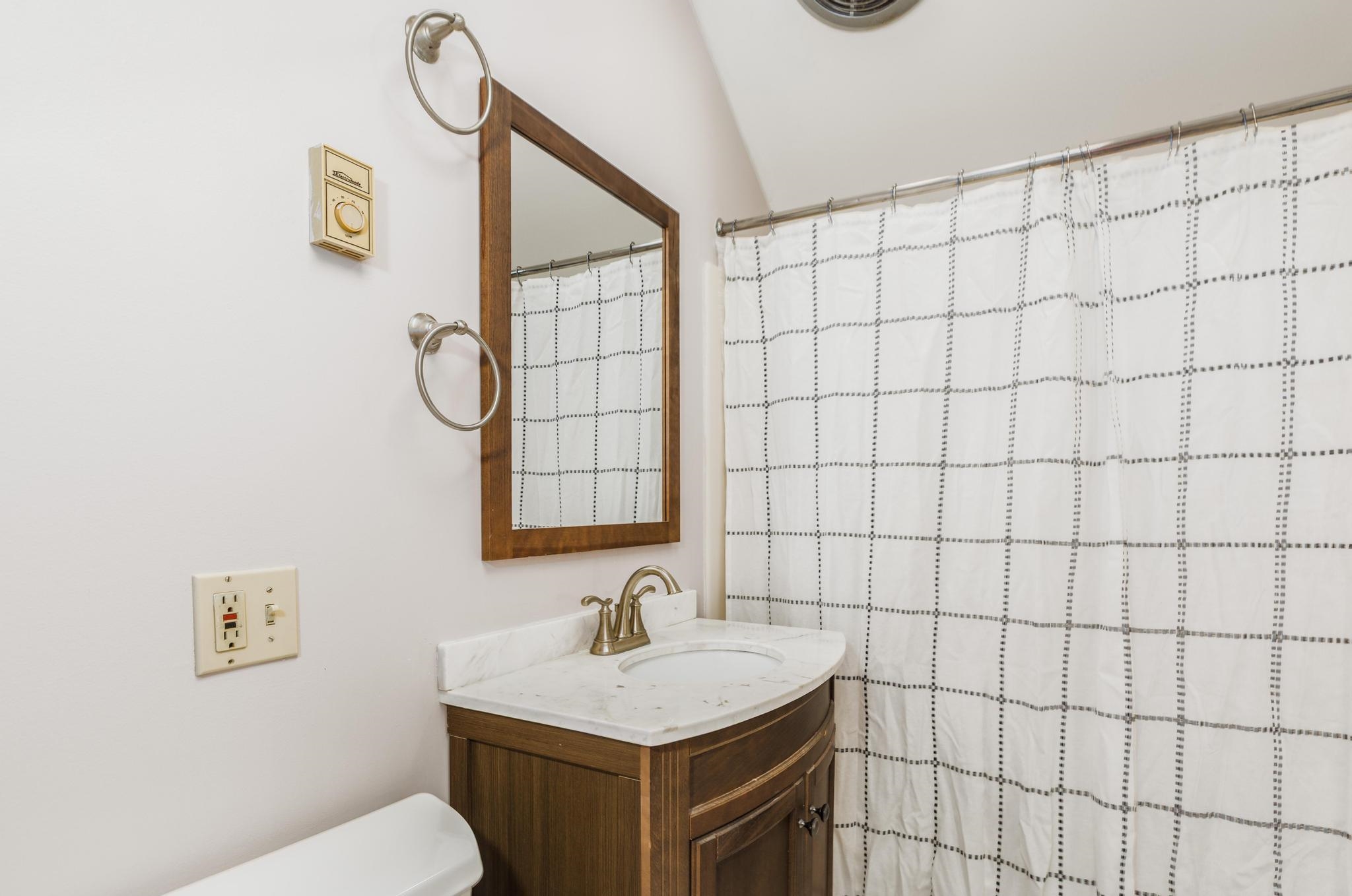 14 Franklin Heights Property Photo 28