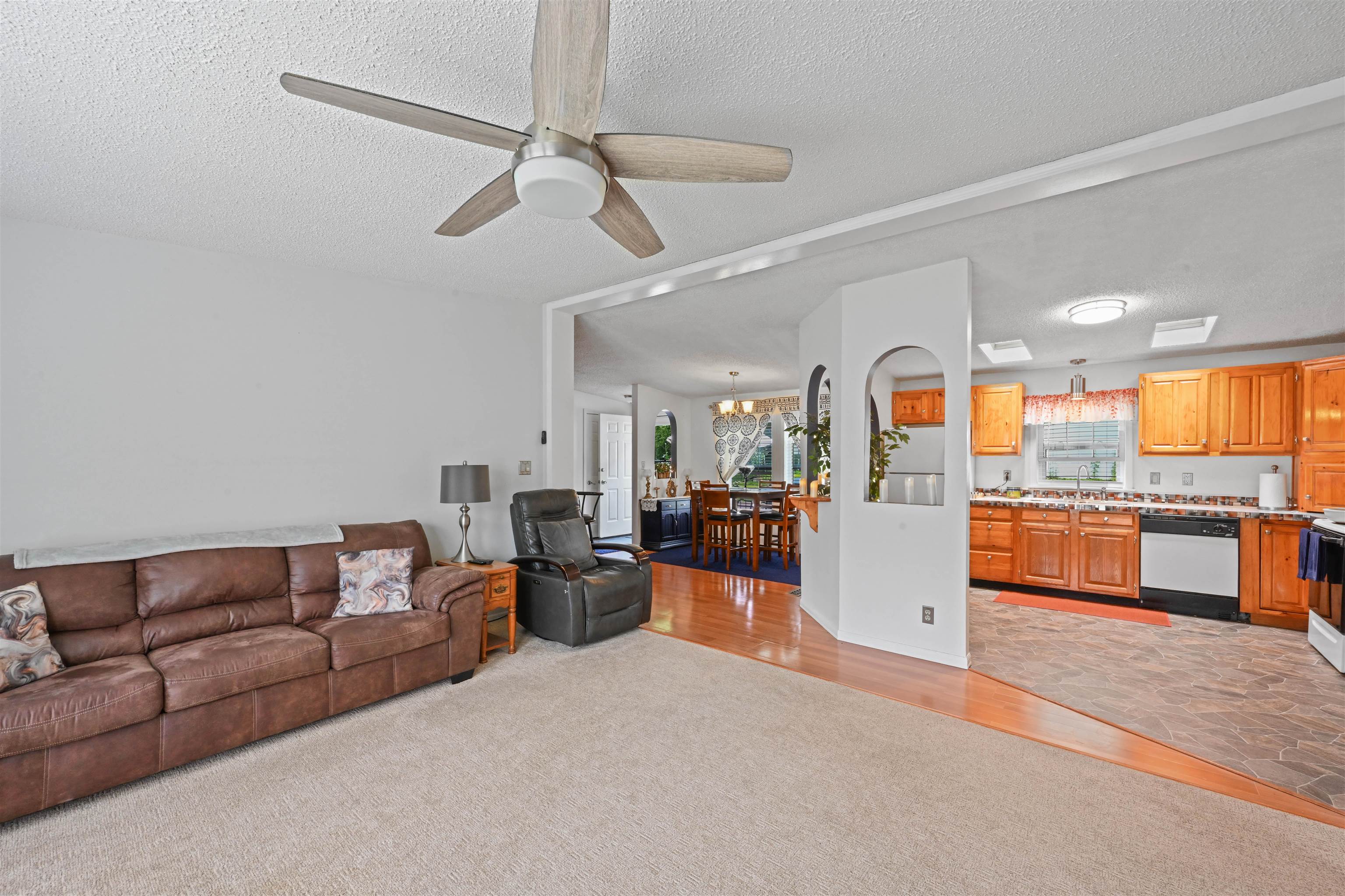 92 Hilltop Circle Property Photo 4