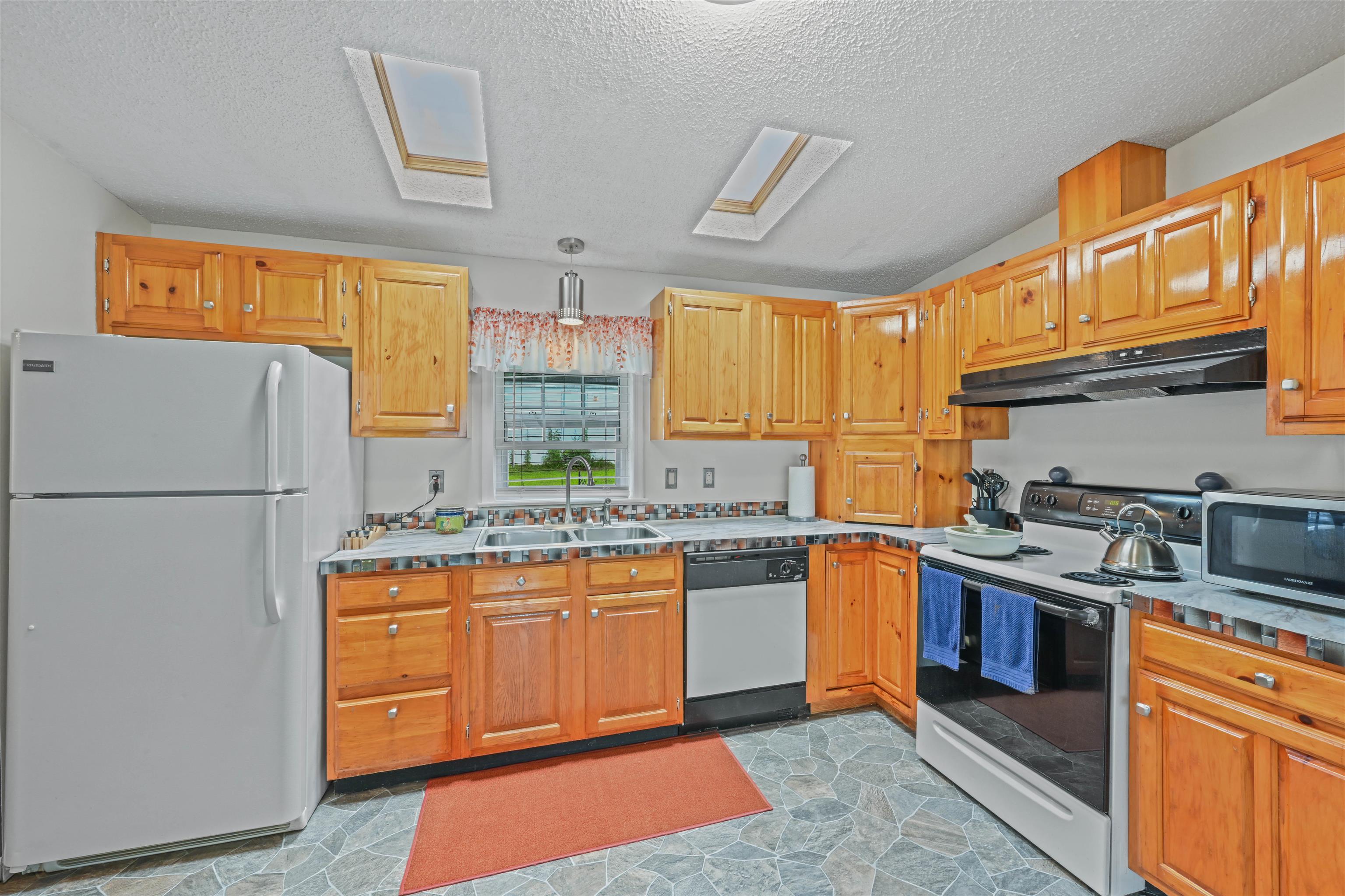 92 Hilltop Circle Property Photo 11