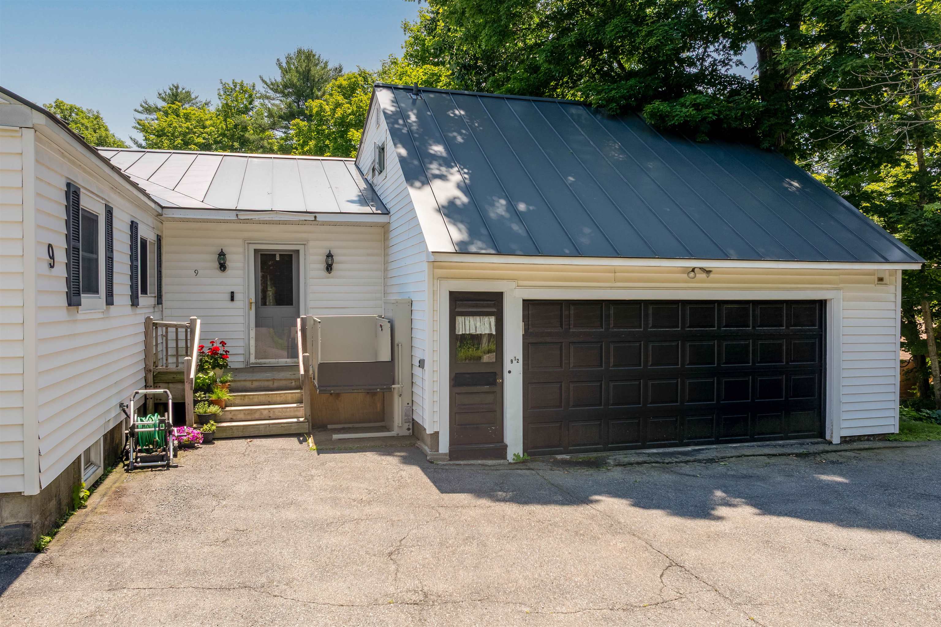 9 Placid Square Property Photo 4