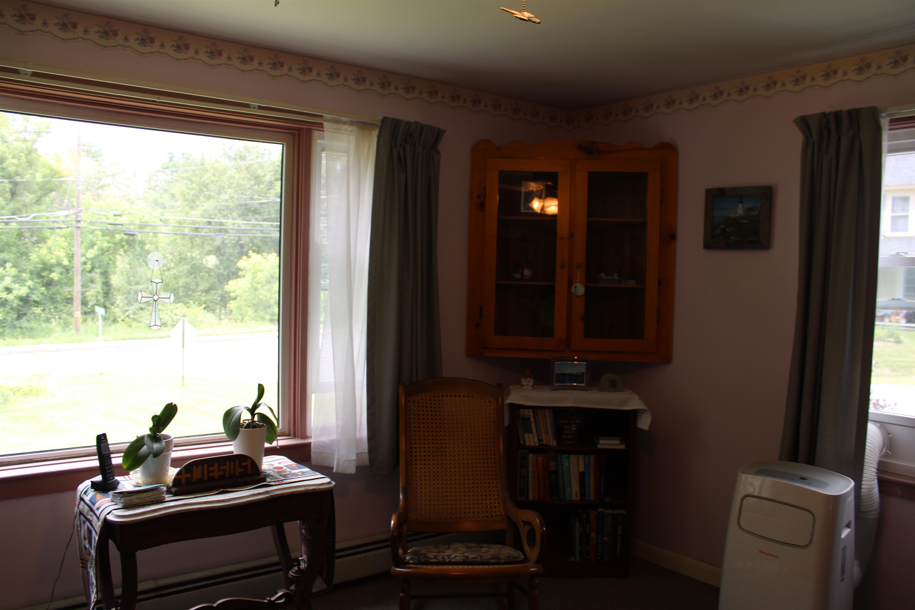 8 Holly Heights Property Photo 2
