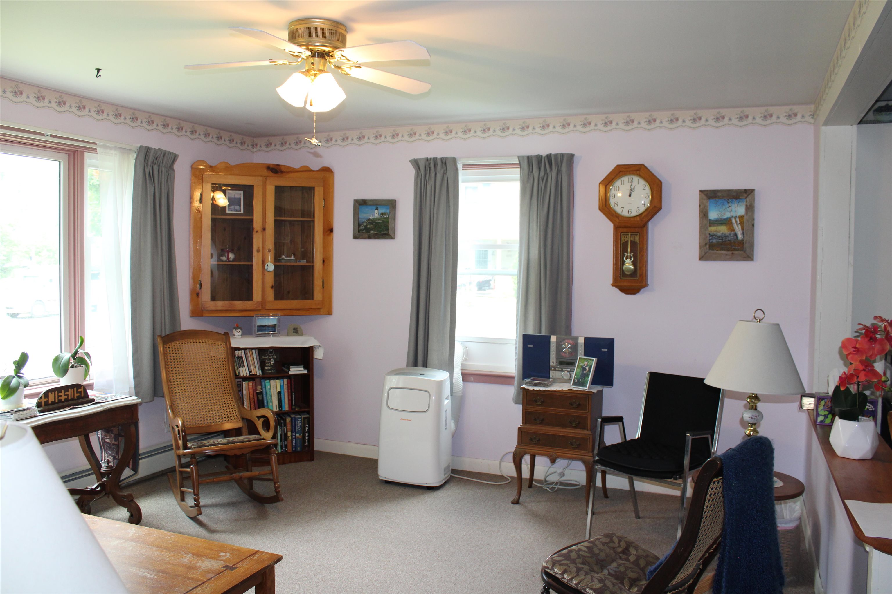 8 Holly Heights Property Photo 6